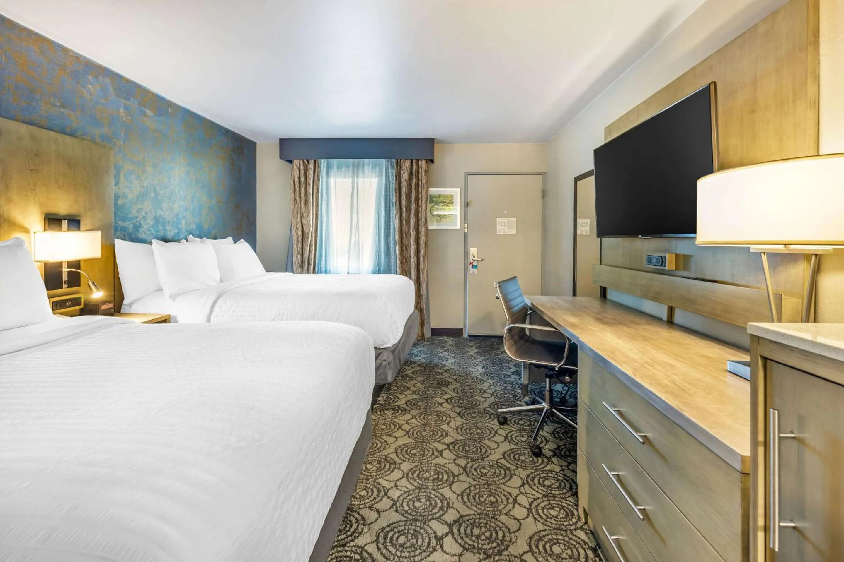 Bedroom, Bed in Clarion Inn Murfreesboro Old Fort Pkwy