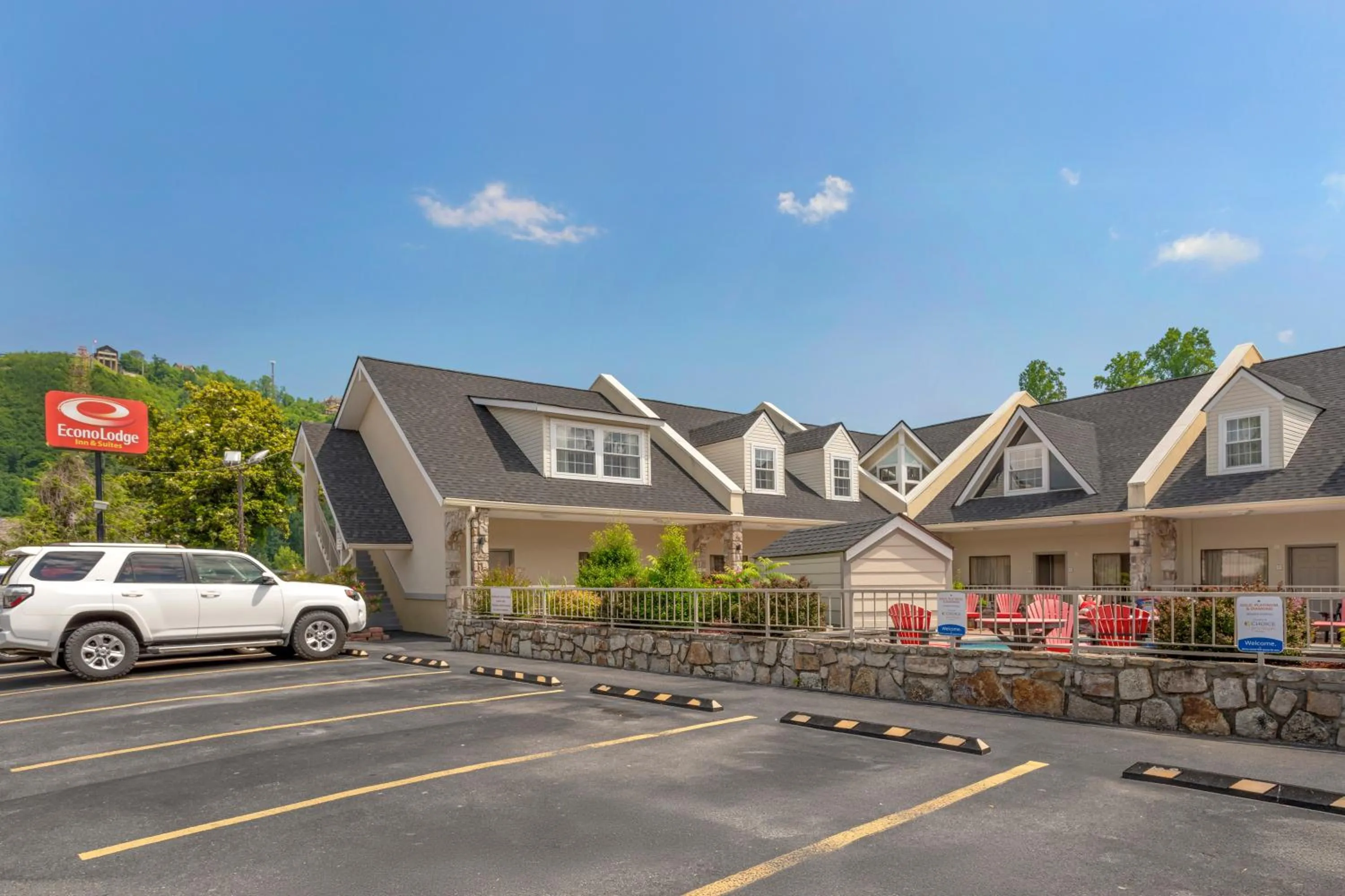 Property building in Econo Lodge Inn & Suites Gatlinburg at the Convention Center