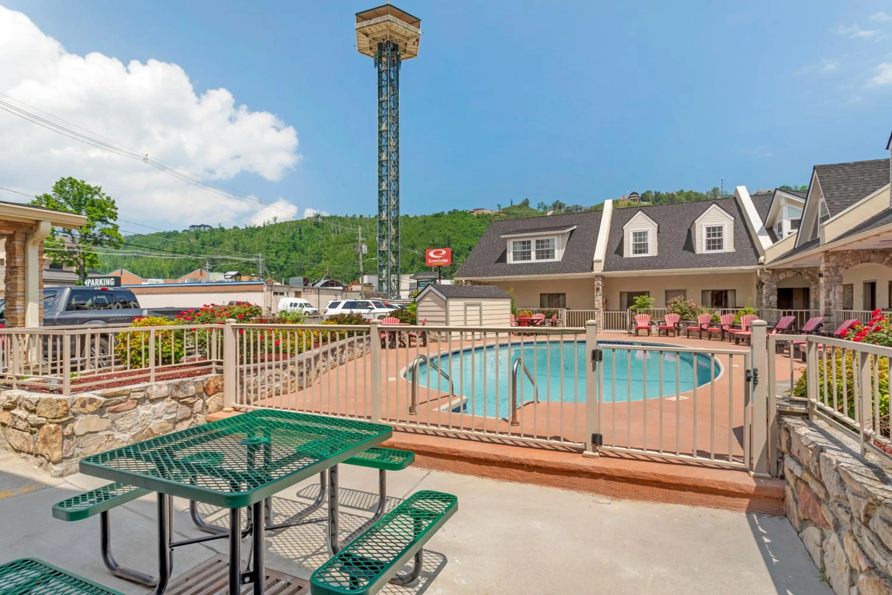 Property building in Econo Lodge Inn & Suites Gatlinburg at the Convention Center