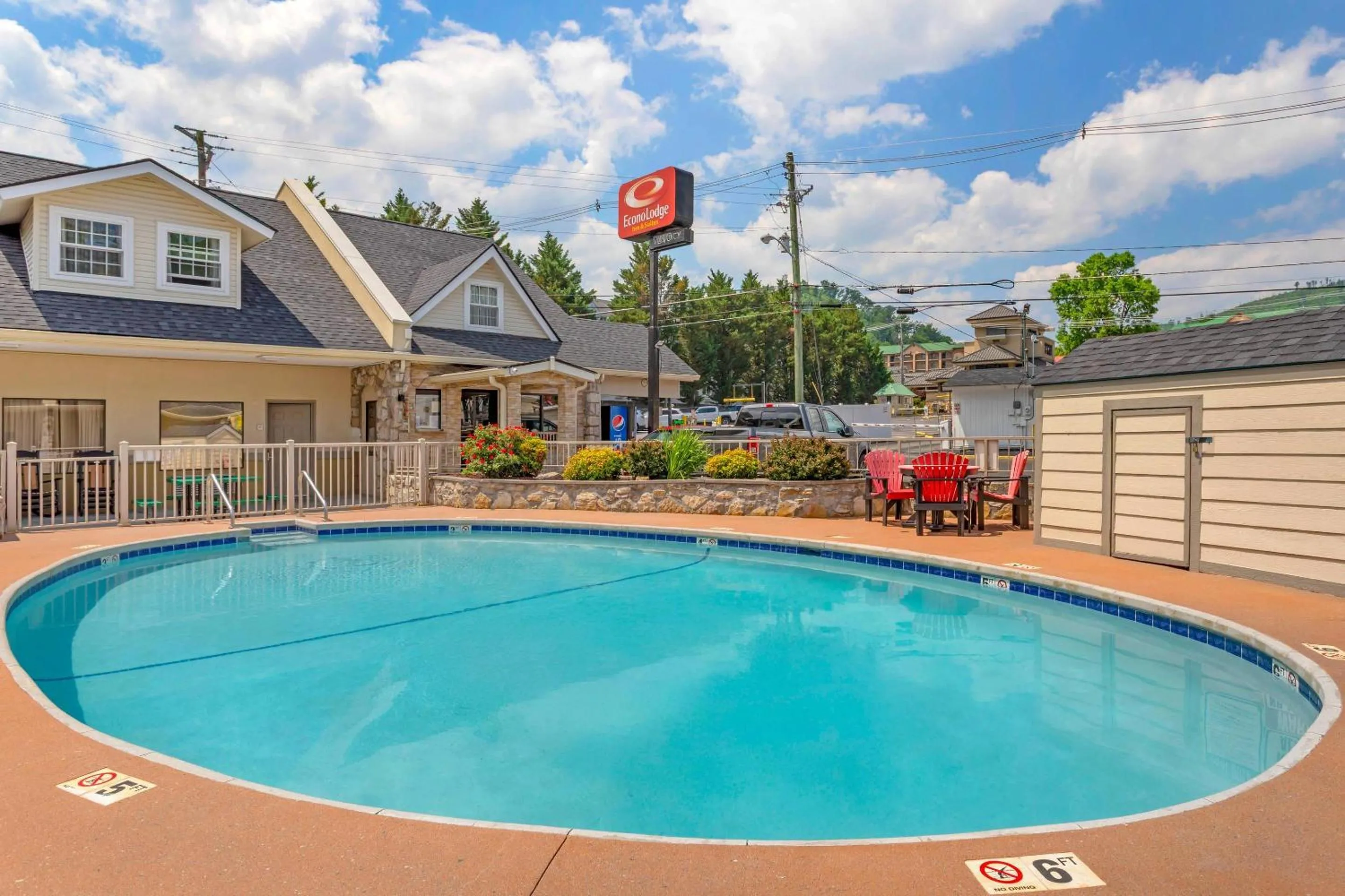 Swimming pool in Econo Lodge Inn & Suites Gatlinburg at the Convention Center