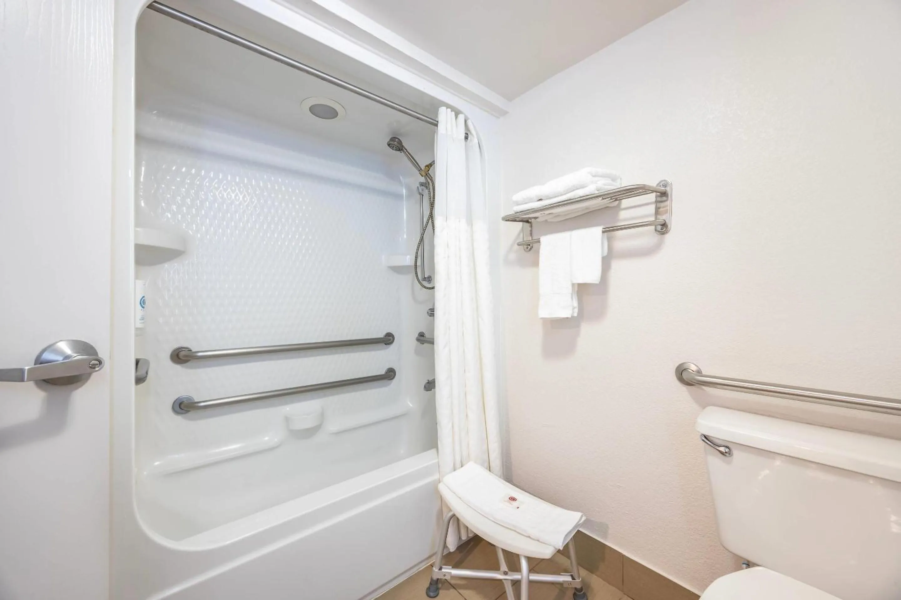 Bedroom in Comfort Inn & Suites Cookeville