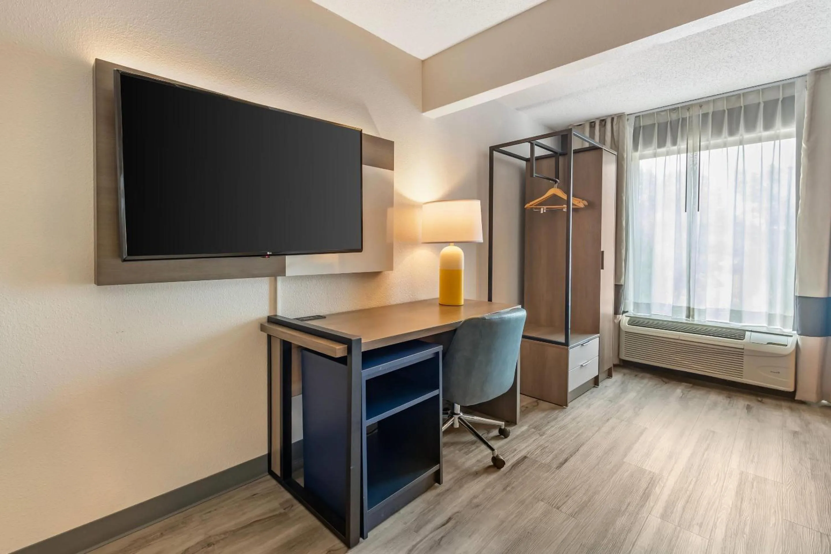 Bedroom in Comfort Inn & Suites Cookeville