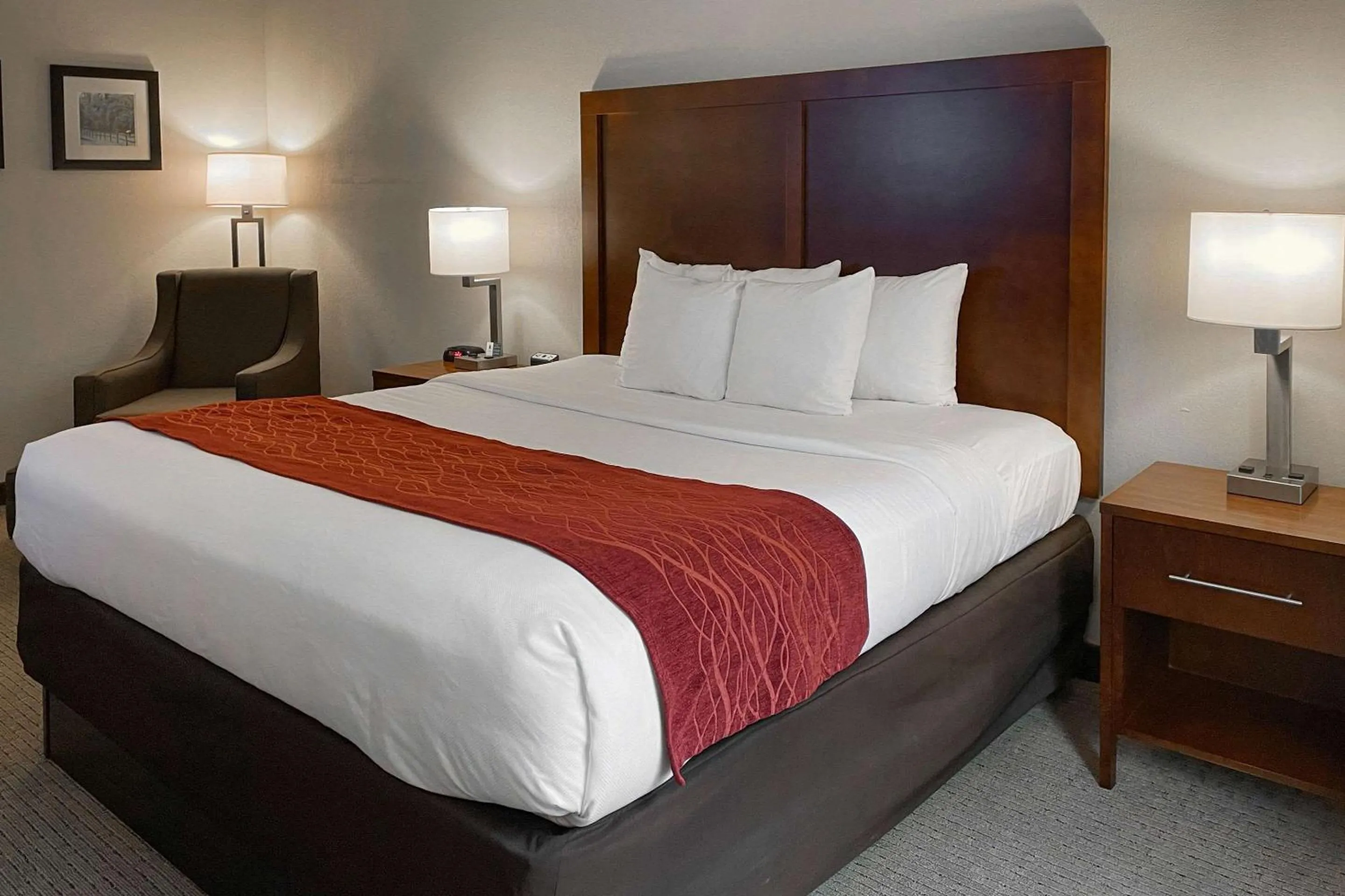 Bedroom, Bed in Comfort Inn & Suites Rogersville