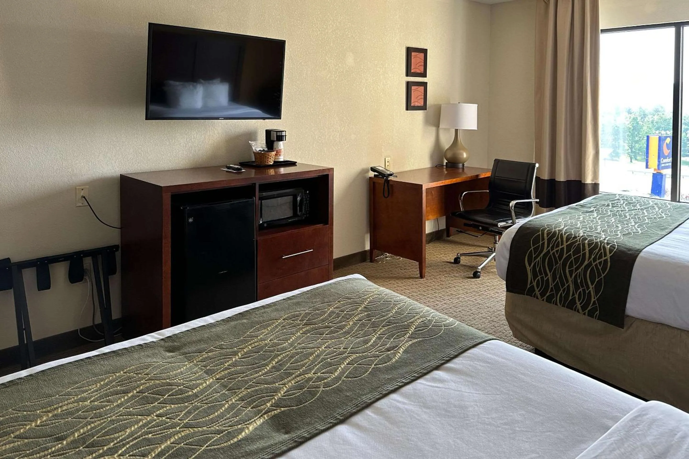Bedroom, Bed in Comfort Inn & Suites Rogersville