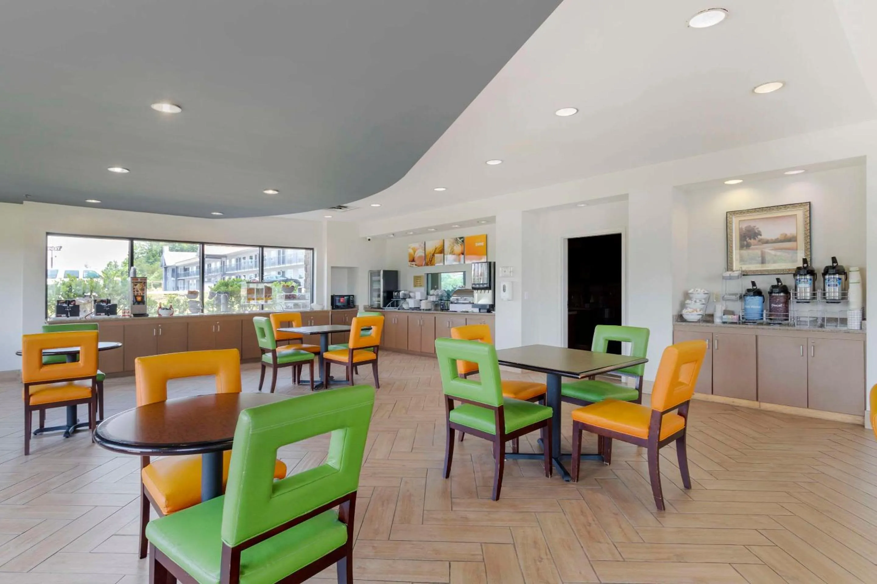 Breakfast in Comfort Suites Kodak Sevierville