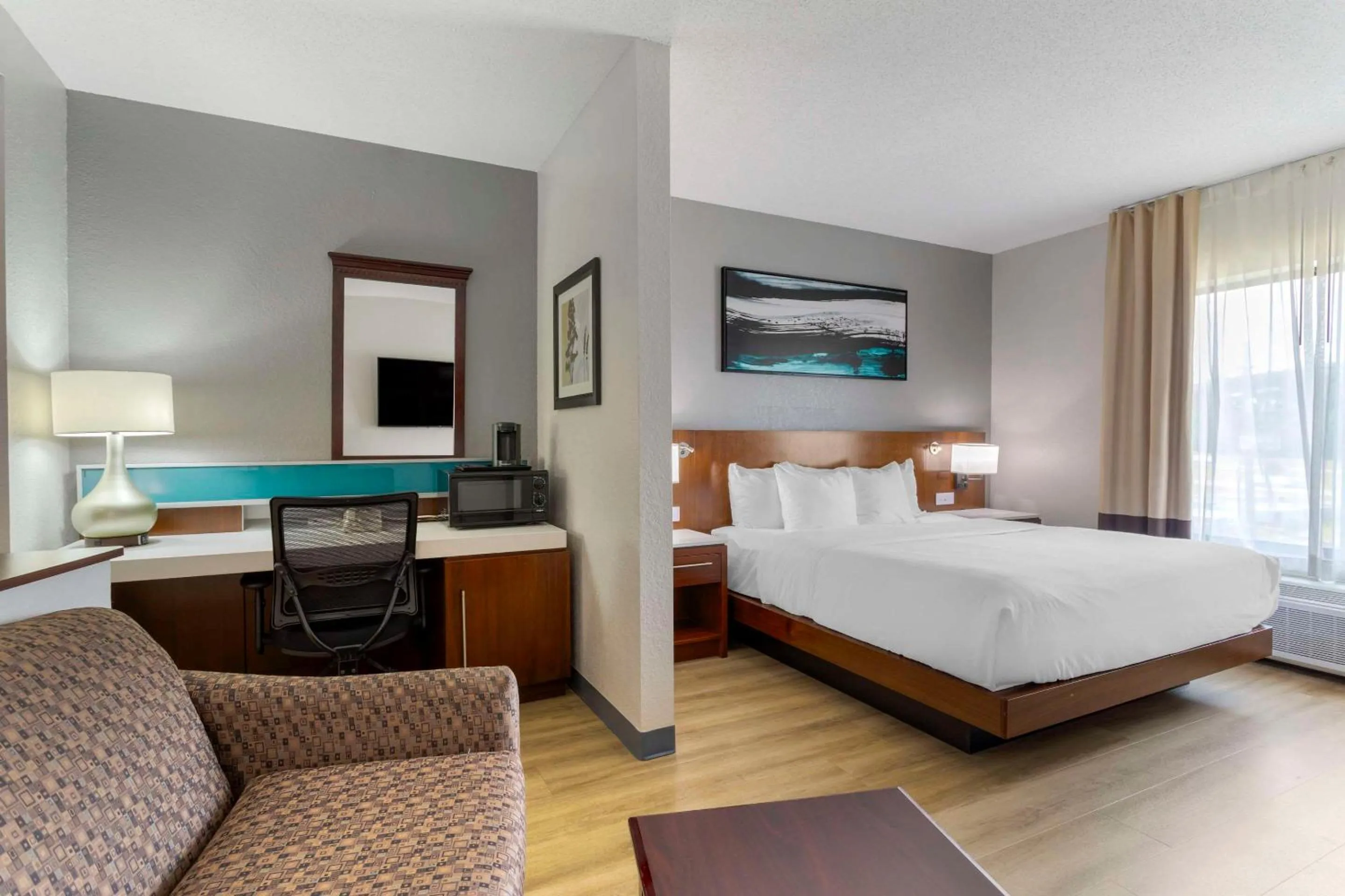 Bedroom, Bed in Comfort Suites Kodak Sevierville