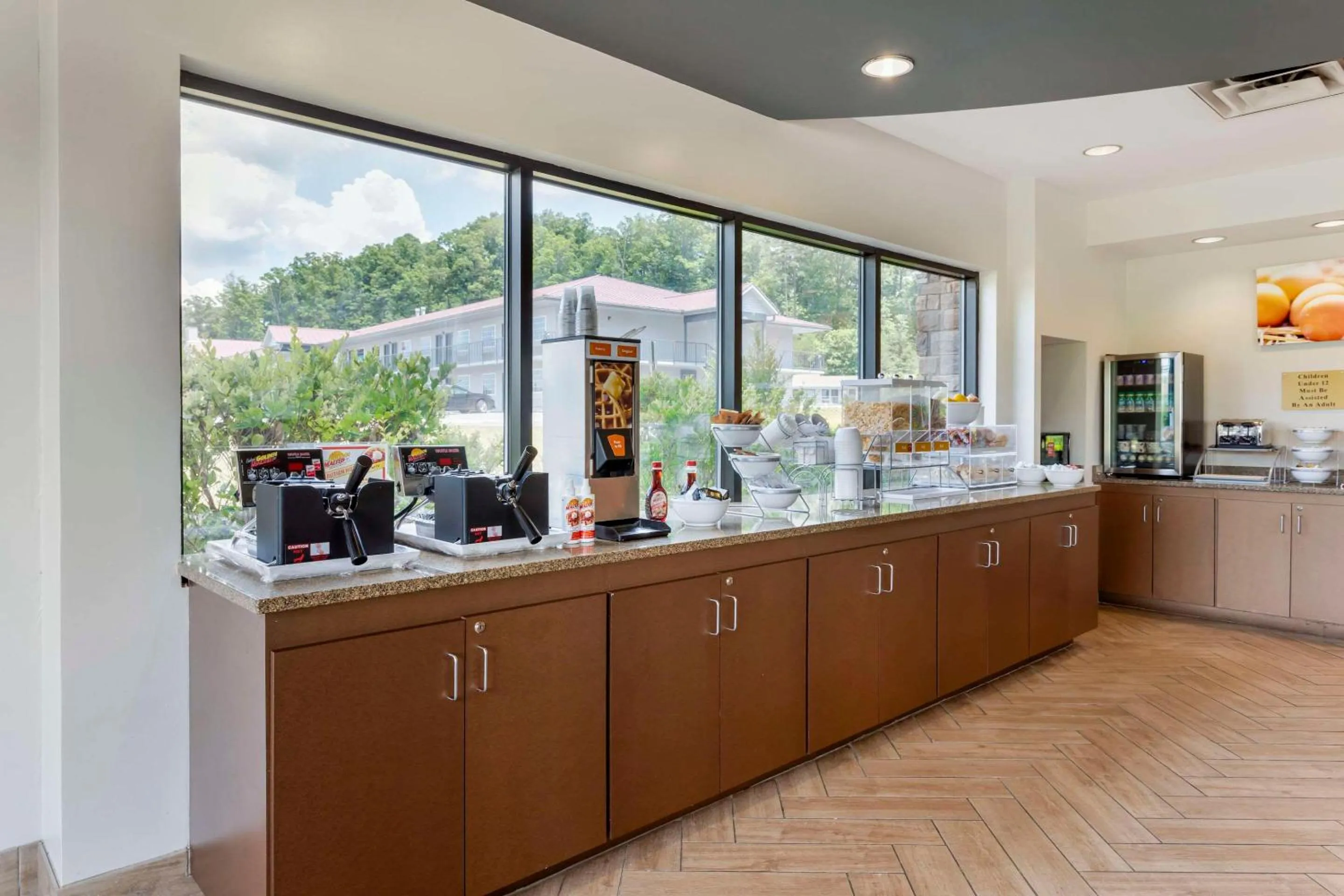 Breakfast in Comfort Suites Kodak Sevierville