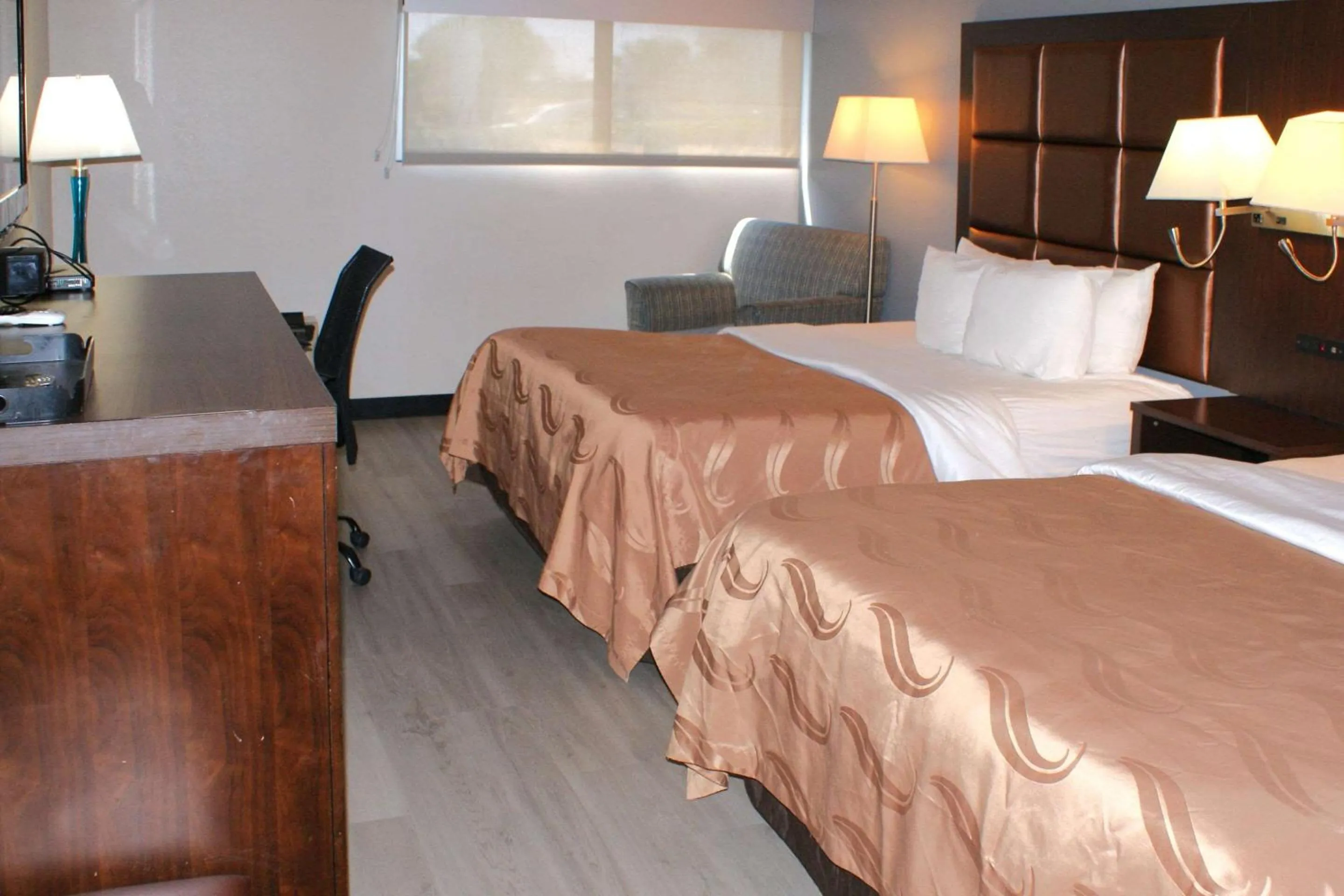 Bedroom, Bed in Quality Inn Cookeville