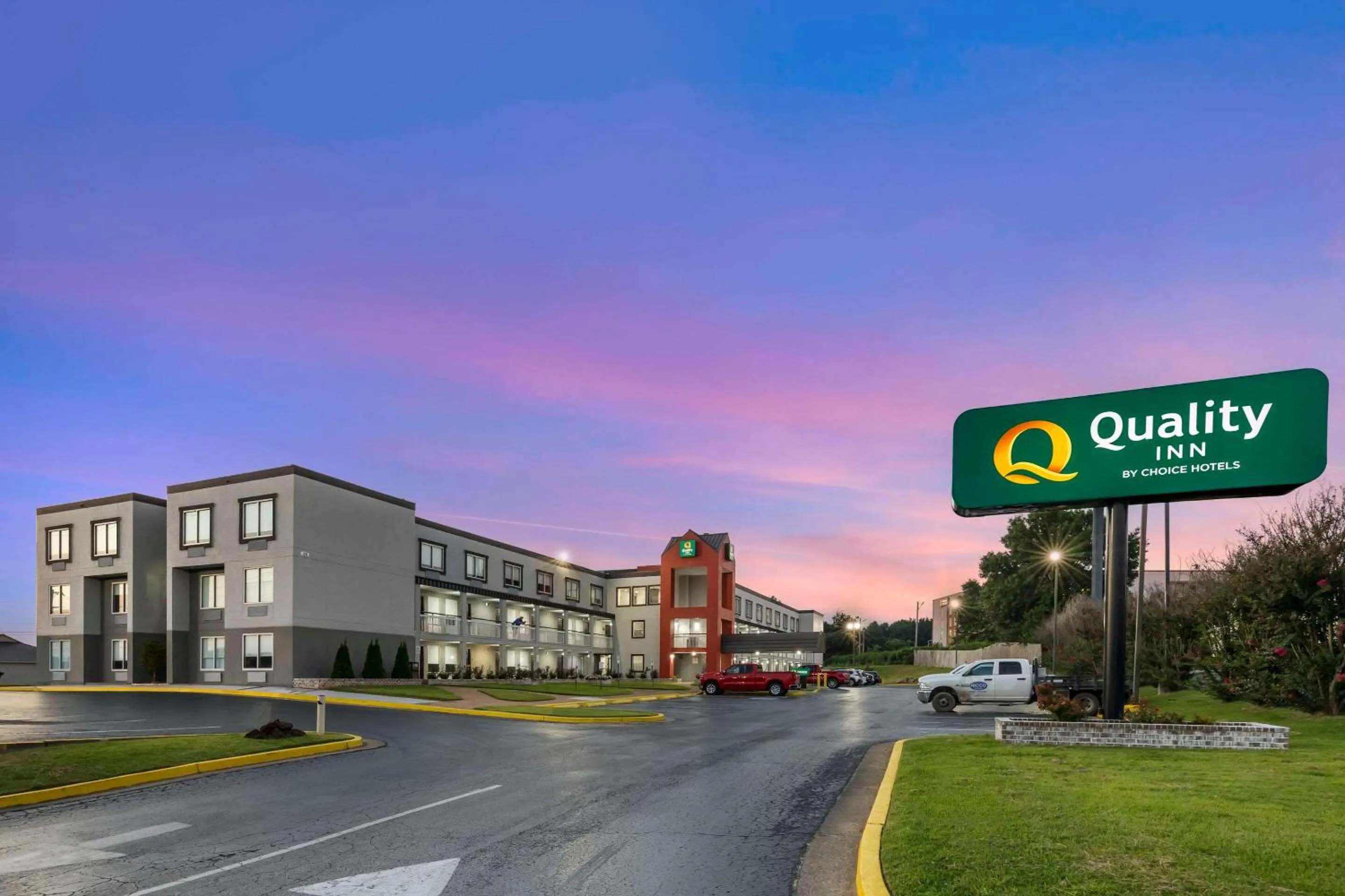 Property building in Quality Inn Jackson Northwest