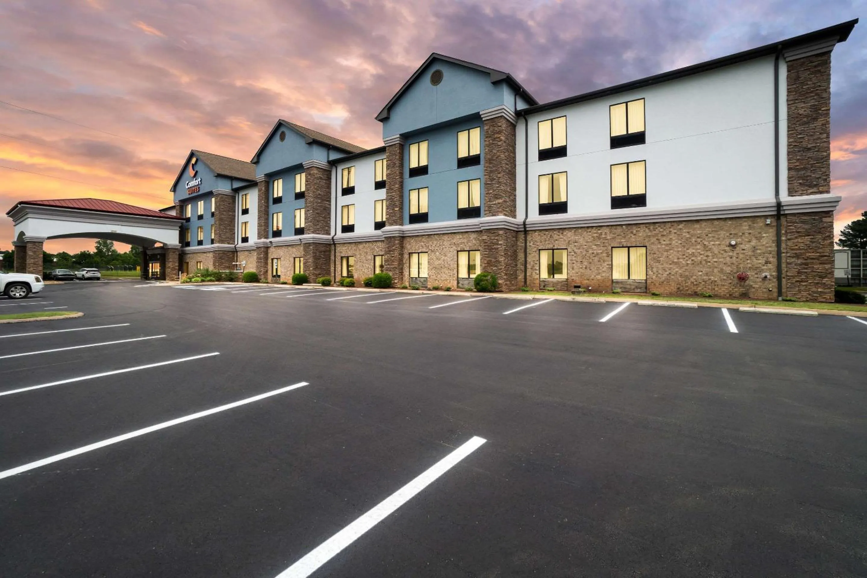 Property building in Comfort Suites Jackson I-40