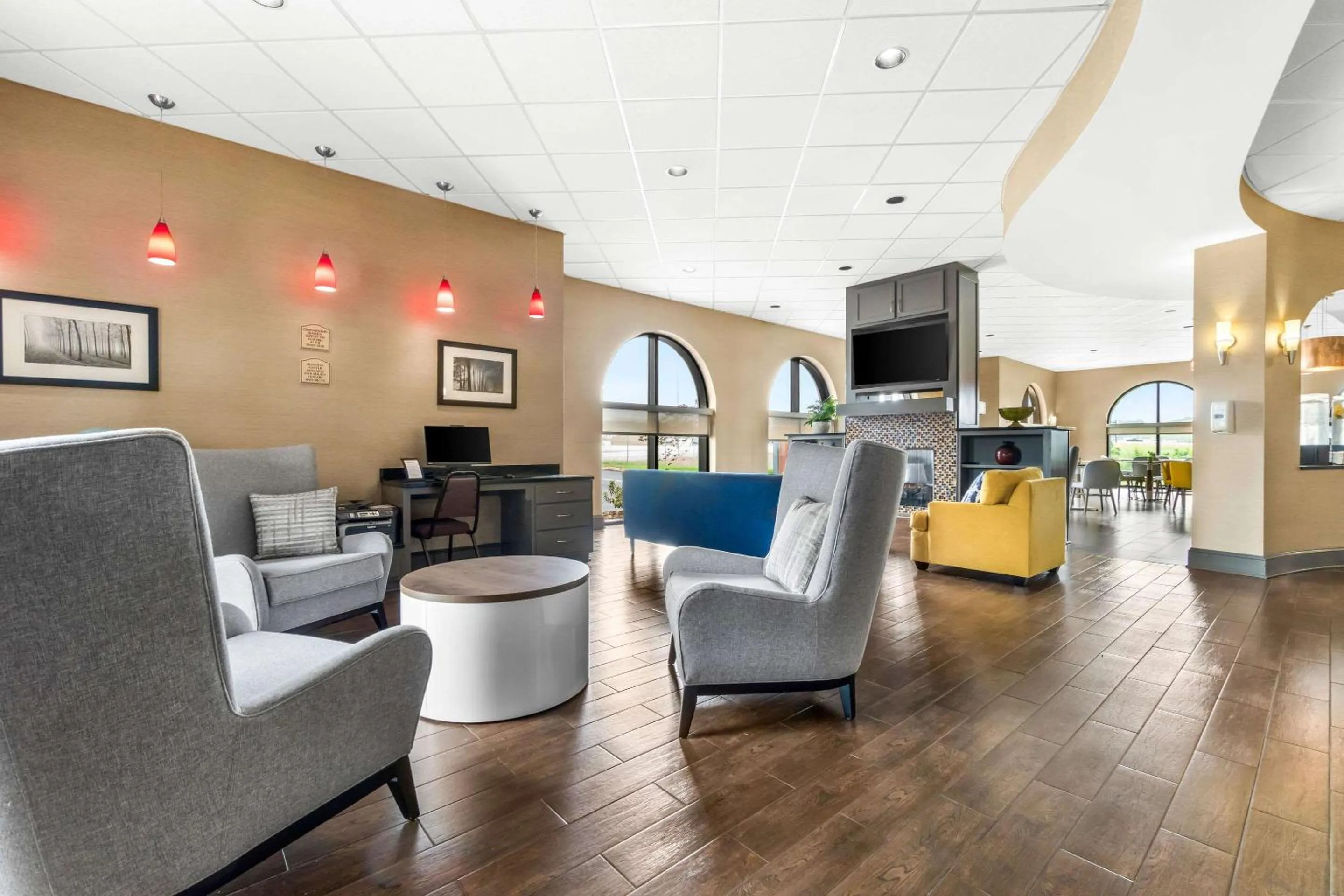 Lobby or reception in Comfort Suites Jackson I-40
