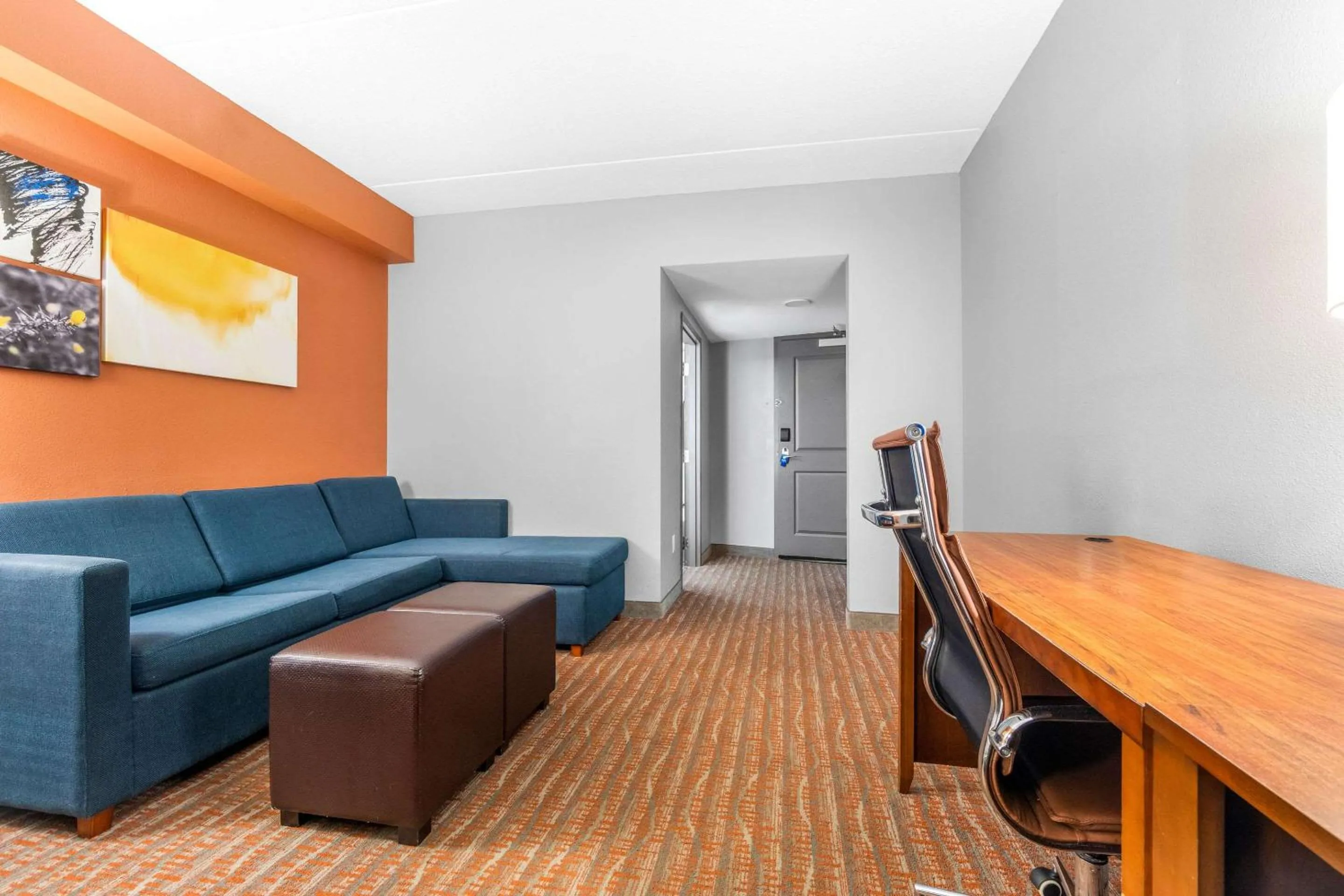 Bedroom in Comfort Suites Jackson I-40