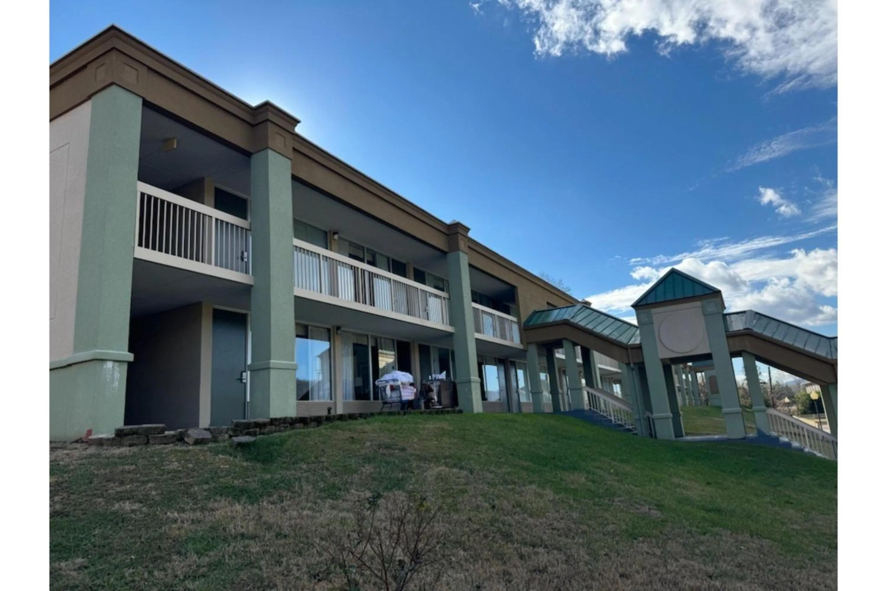 Property building in Baymont by Wyndham Harriman