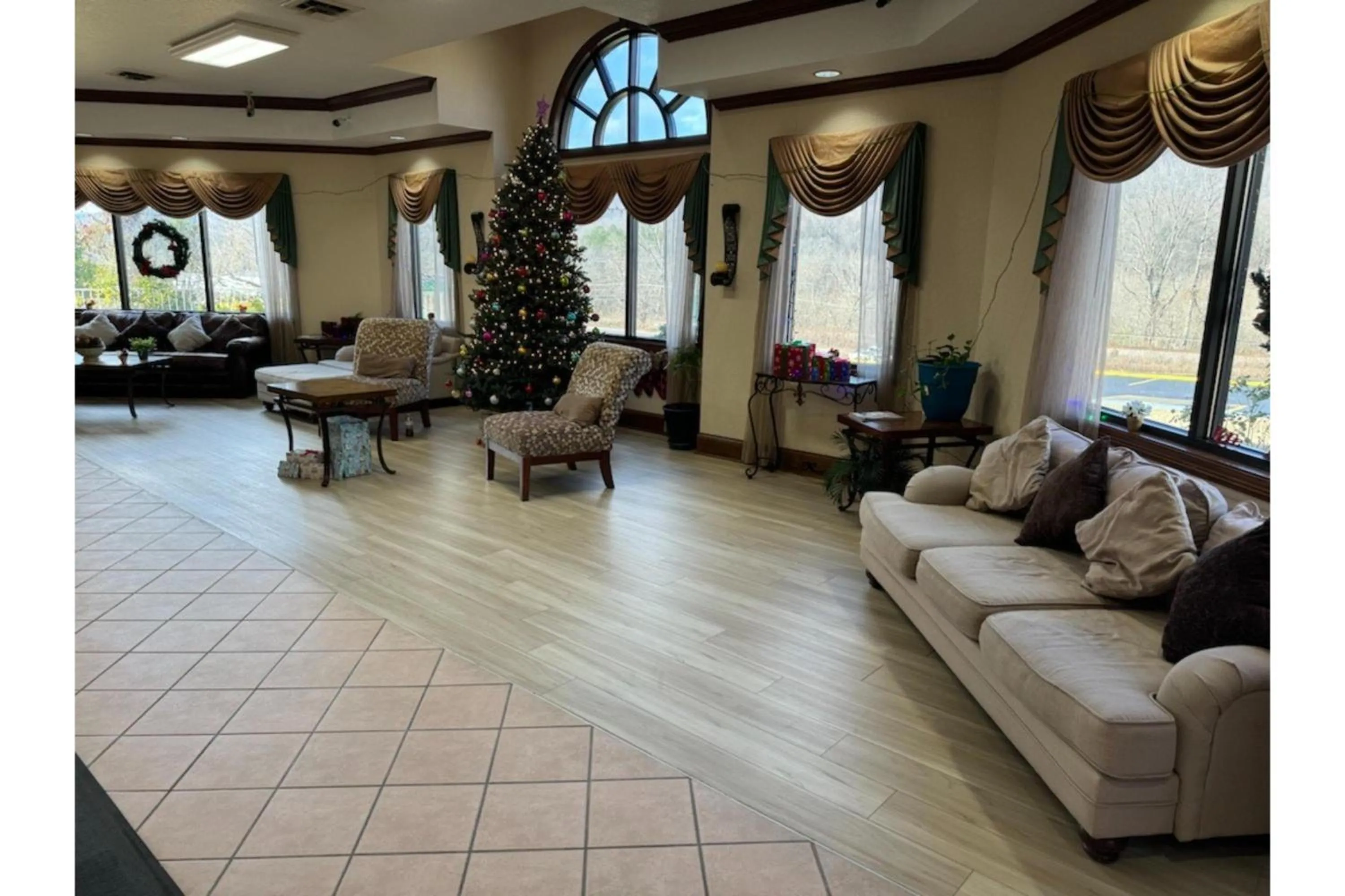 Lobby or reception in Baymont by Wyndham Harriman