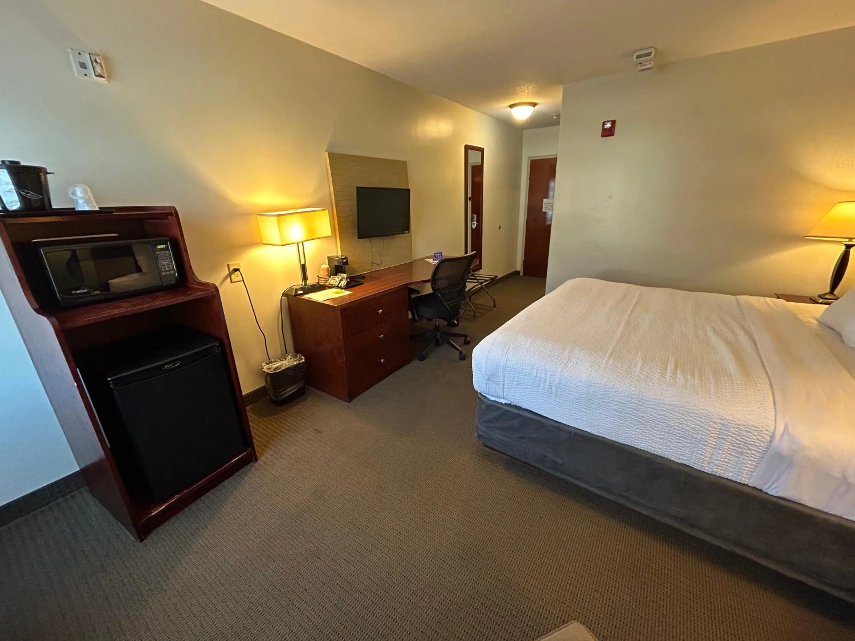 Bed in Sleep Inn & Suites Manchester near Arnold AFB