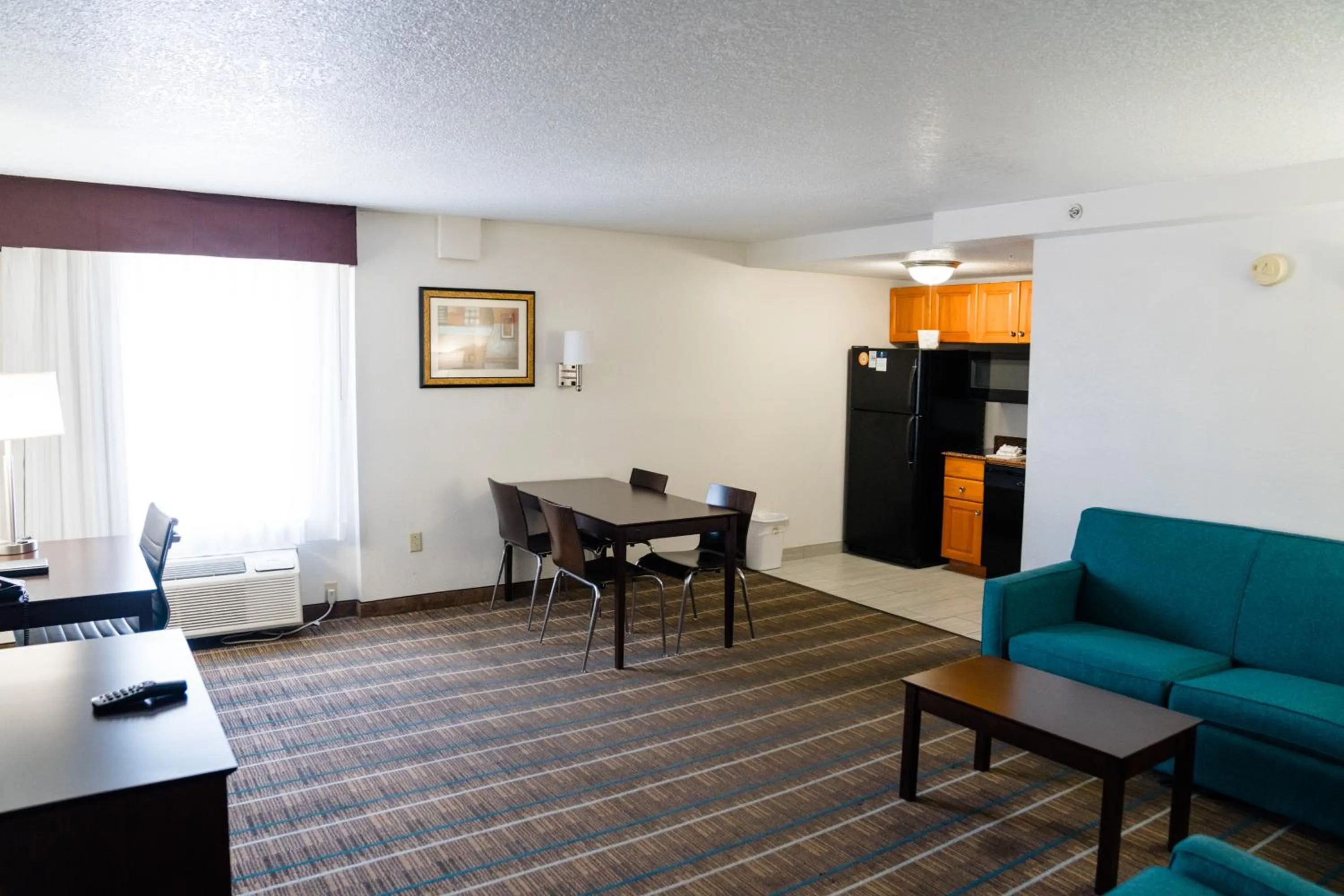 Dining area in MainStay Suites Knoxville North I-75