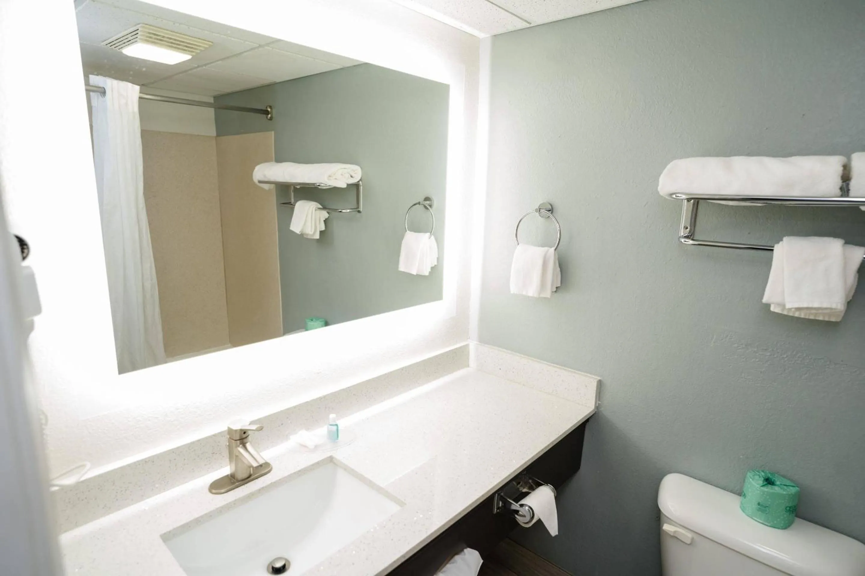 Bedroom in MainStay Suites Knoxville North I-75