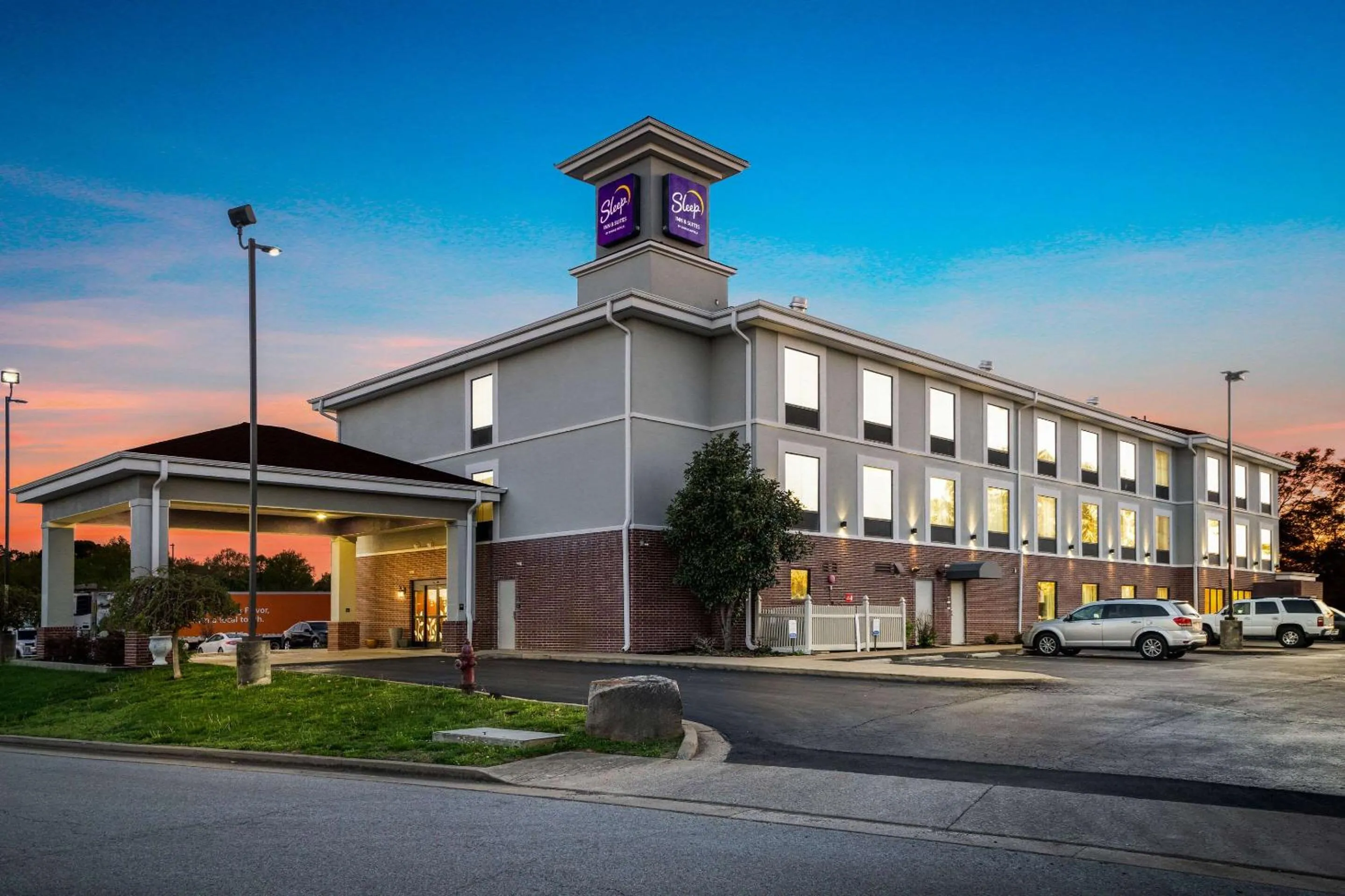 Property building in Sleep Inn & Suites Dyersburg I-155