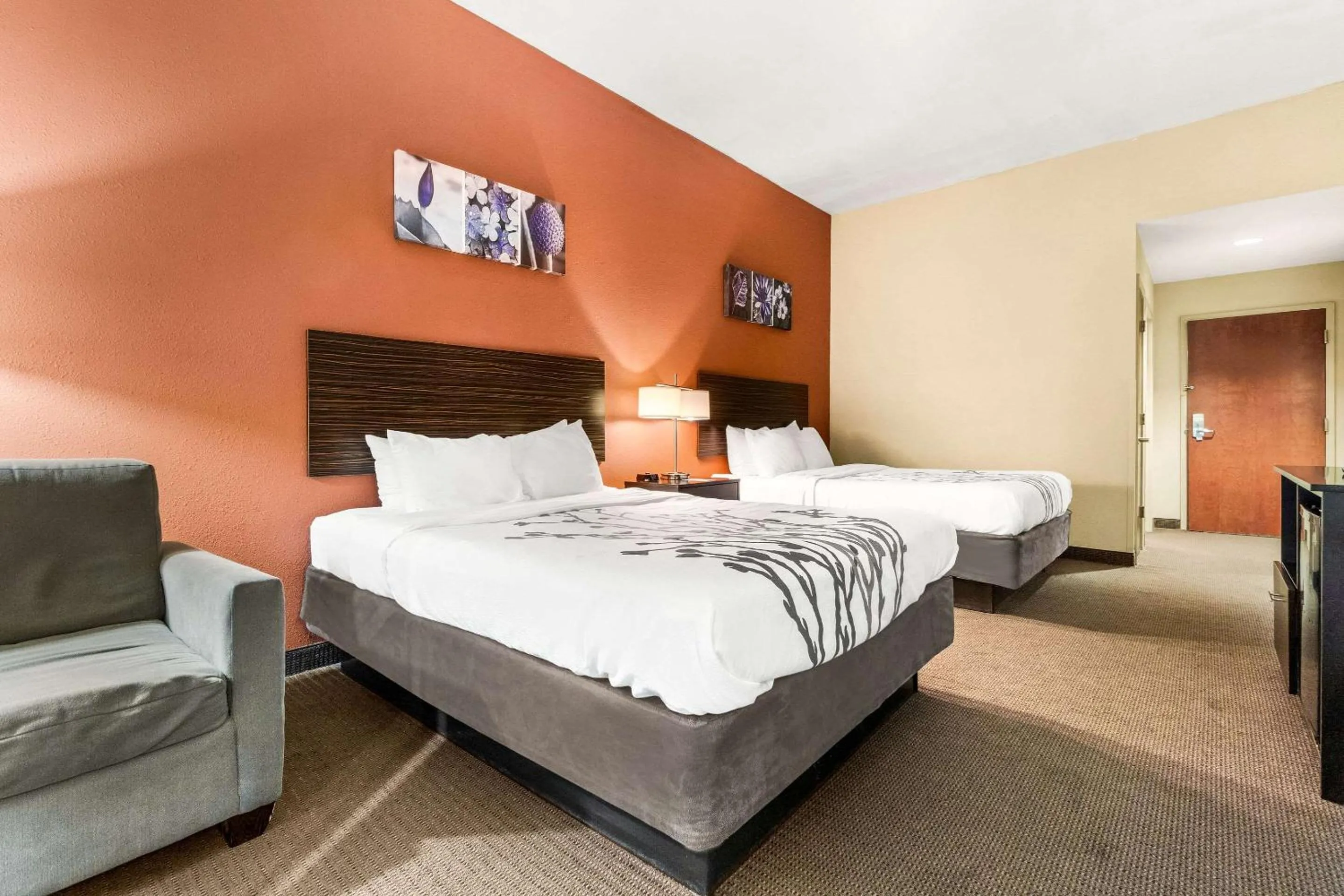 Bedroom, Bed in Sleep Inn & Suites Dyersburg I-155