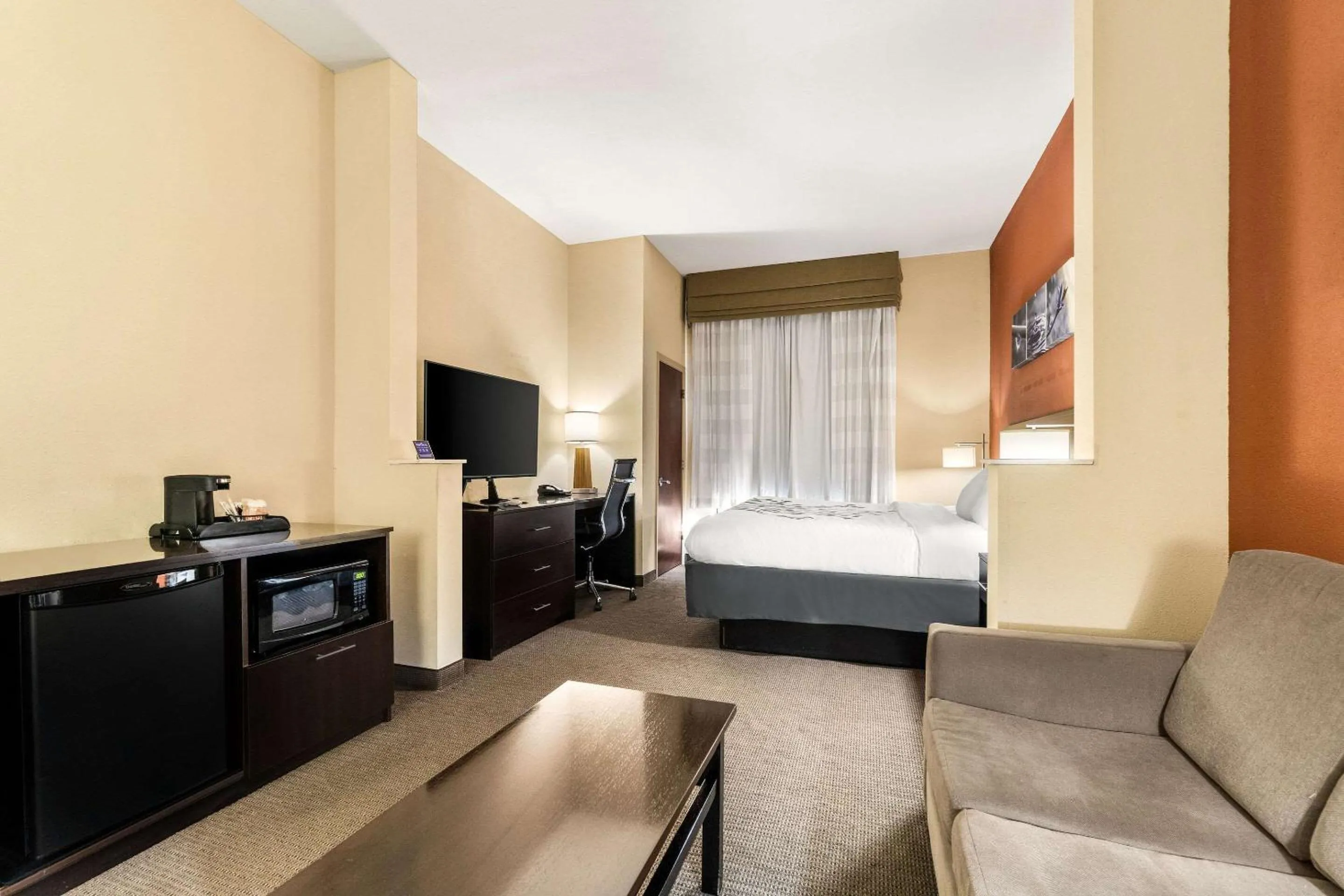 Bedroom, Bed in Sleep Inn & Suites Dyersburg I-155