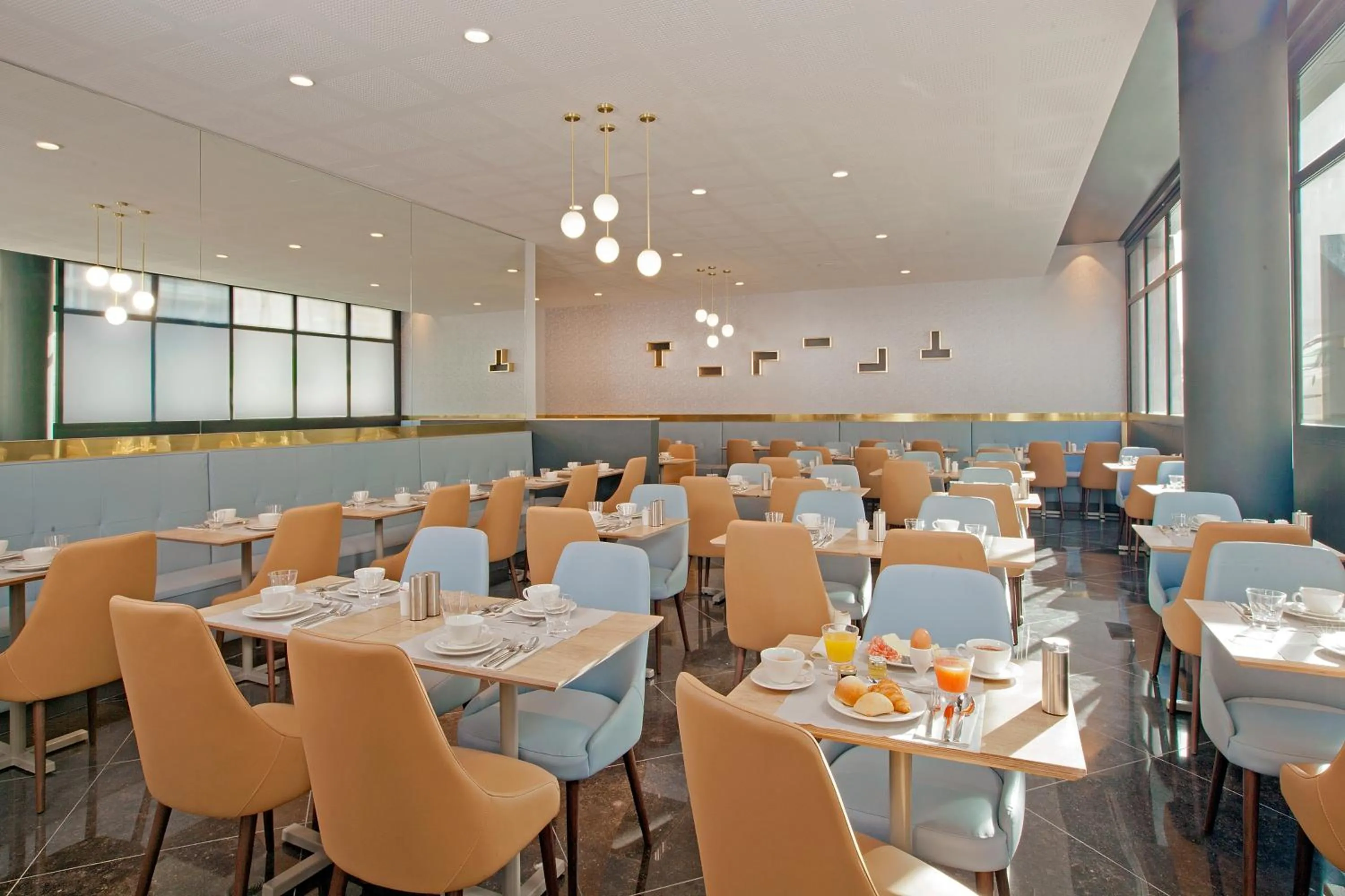 Buffet breakfast in Residhome Puteaux La défense