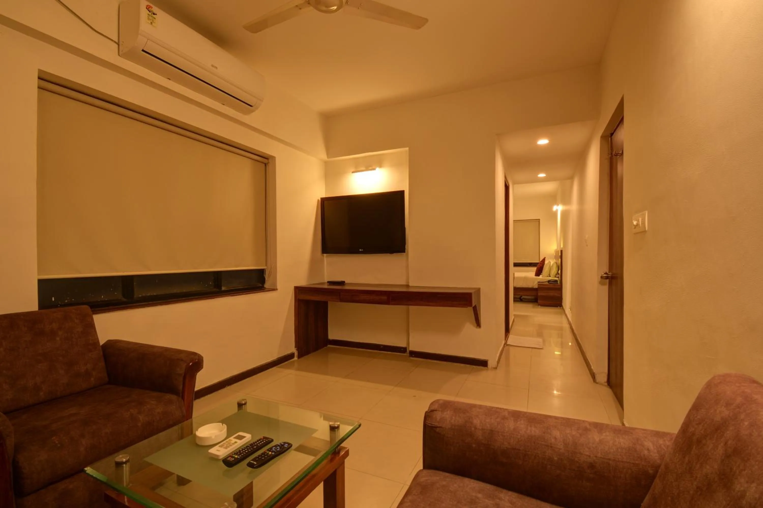 Communal lounge/ TV room in SRTC Hotel Aspire