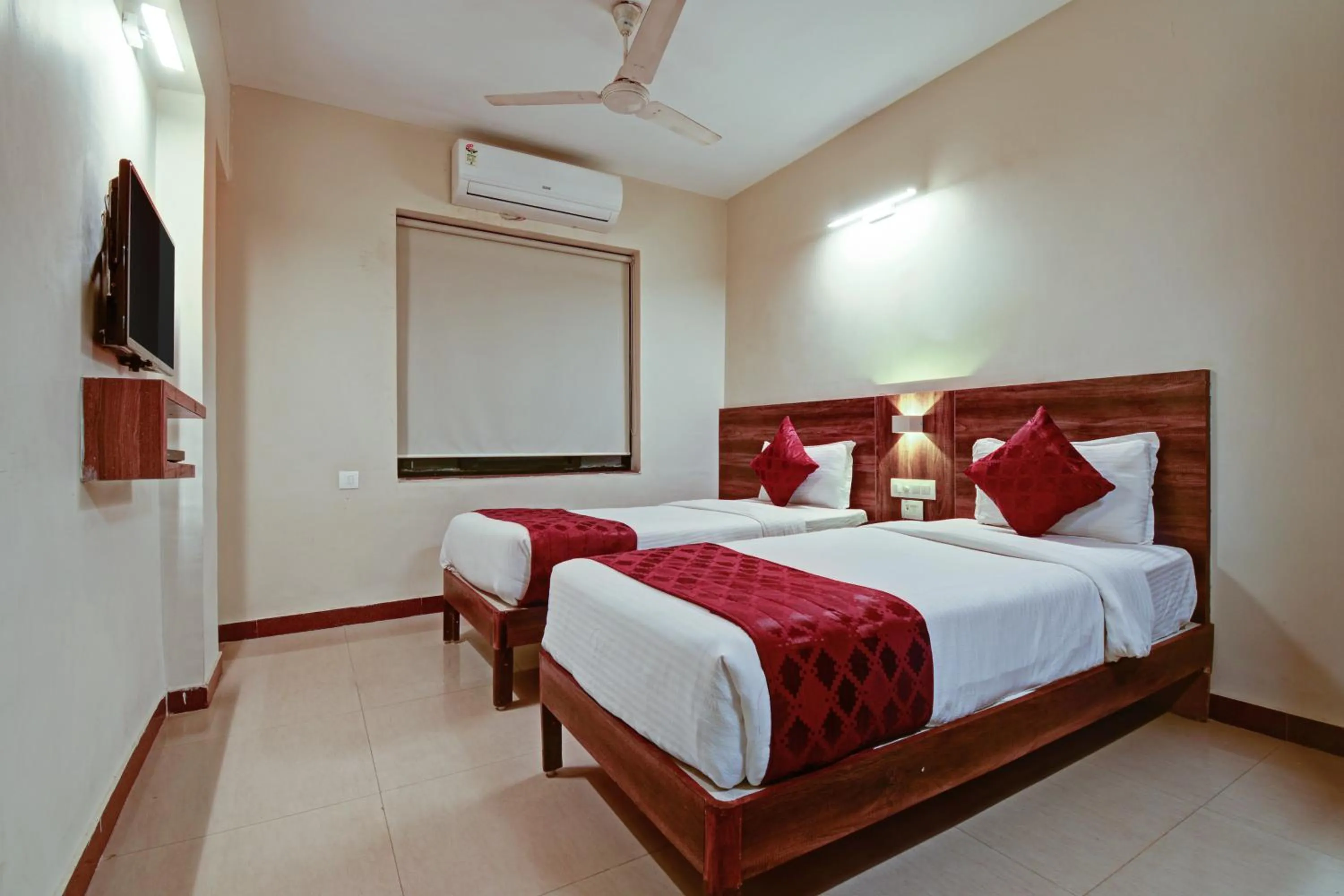 Photo of the whole room, Bed in SRTC Hotel Aspire