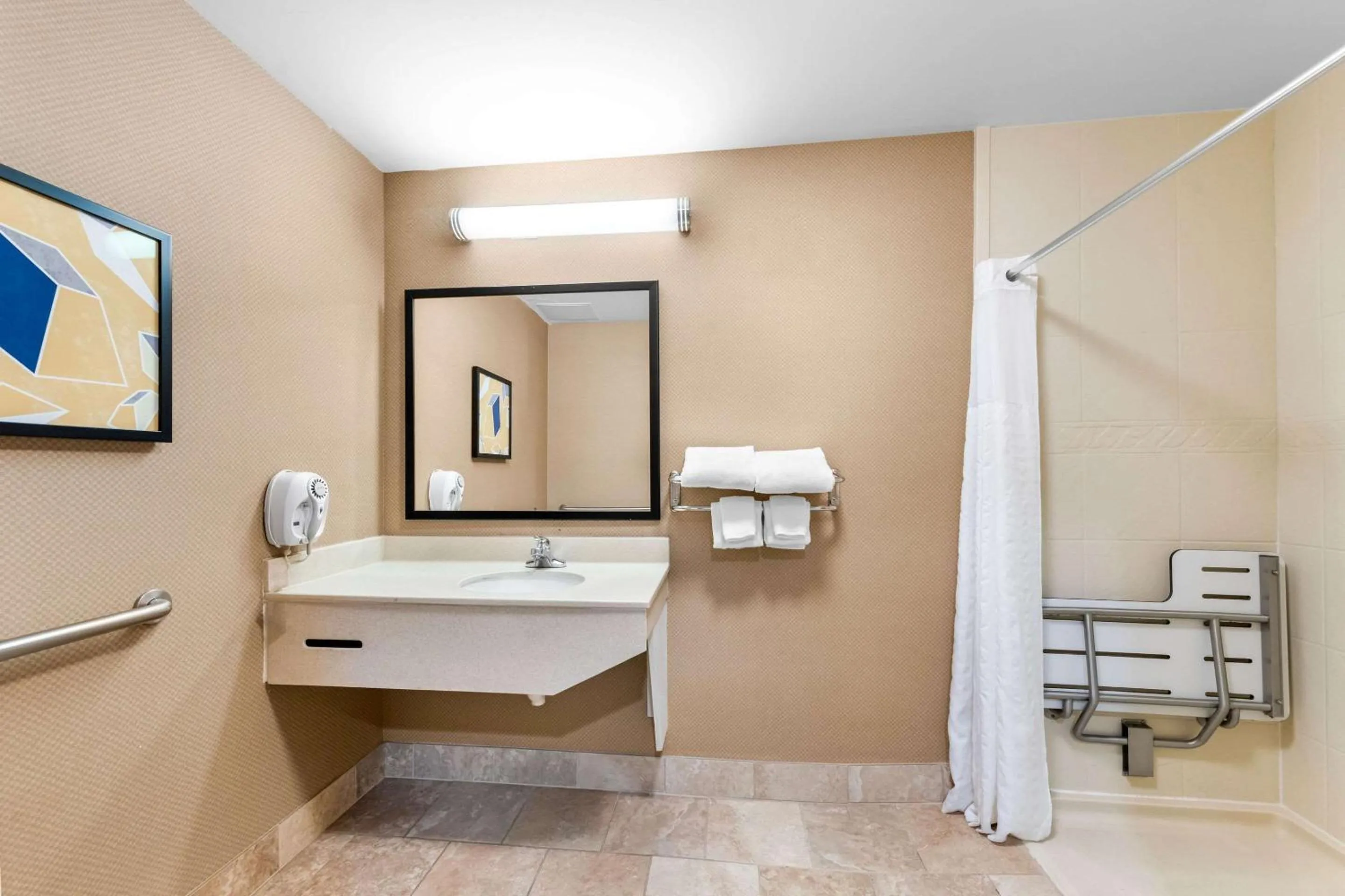 Bedroom in Comfort Inn Harriman