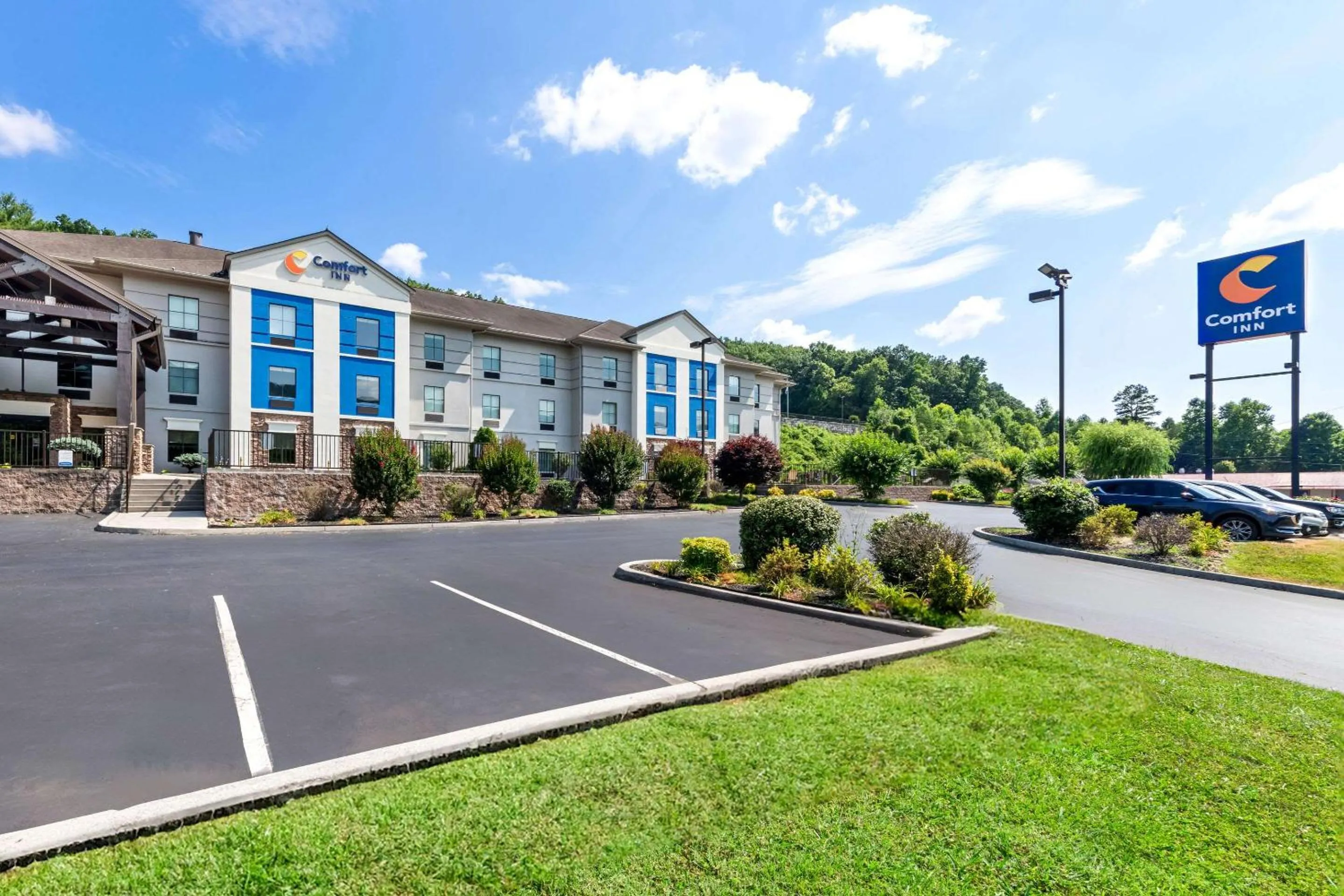 Property building in Comfort Inn Harriman
