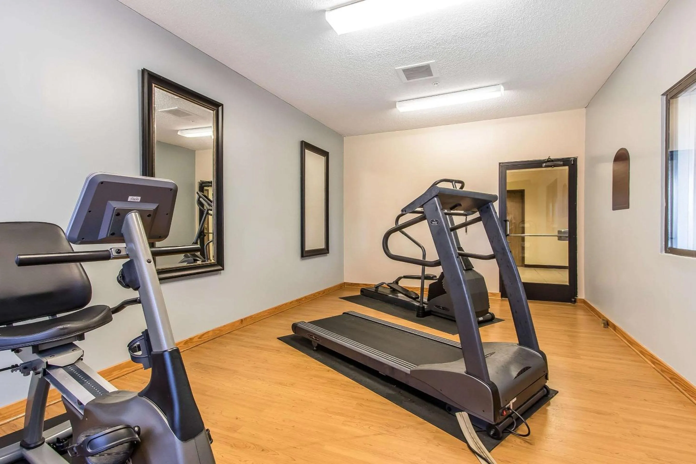 Fitness centre/facilities in Quality Inn & Suites