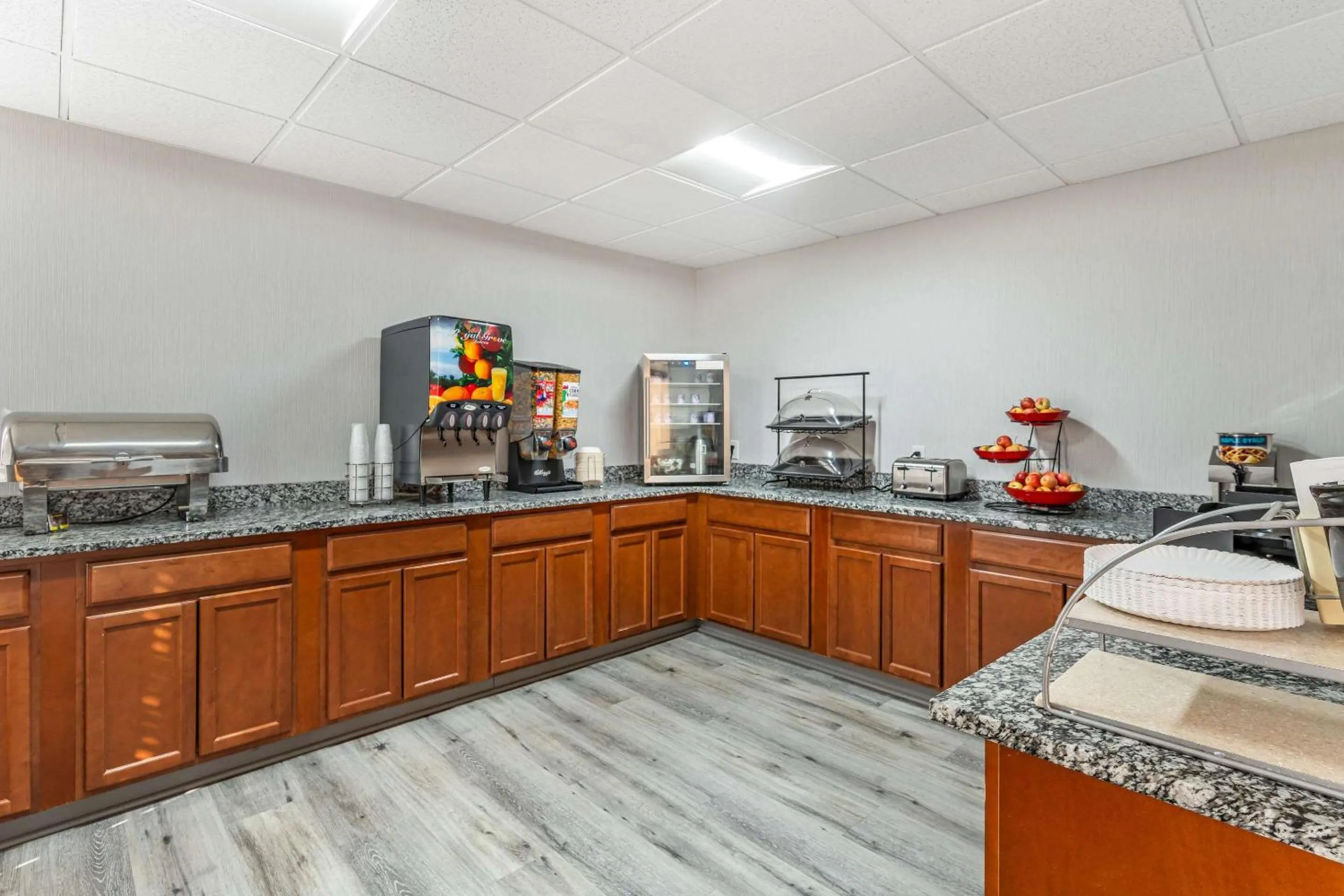 Breakfast in Clarion Inn near Lookout Mountain