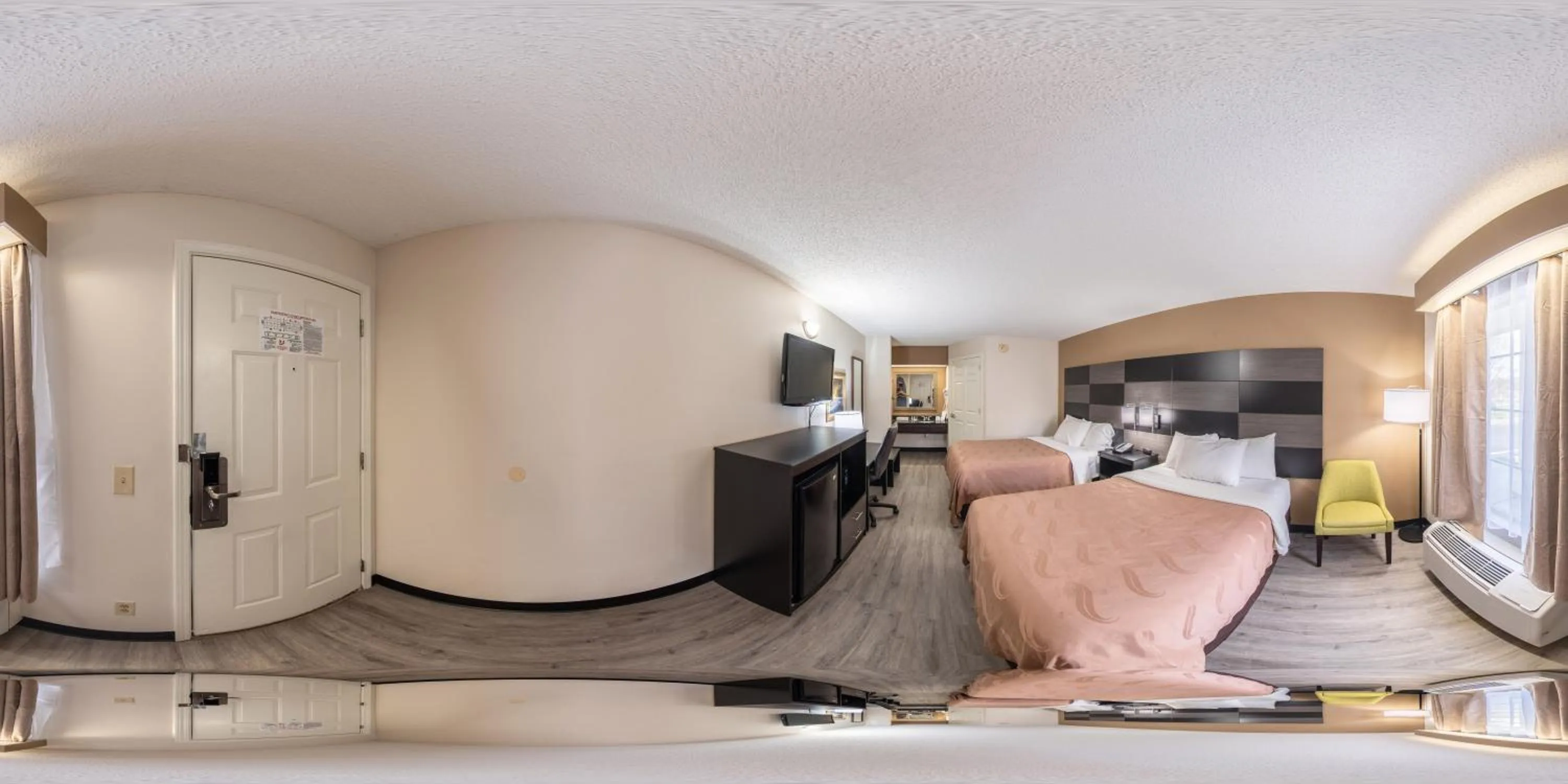 Bed in Quality Inn Johnson City I-26 exit 17