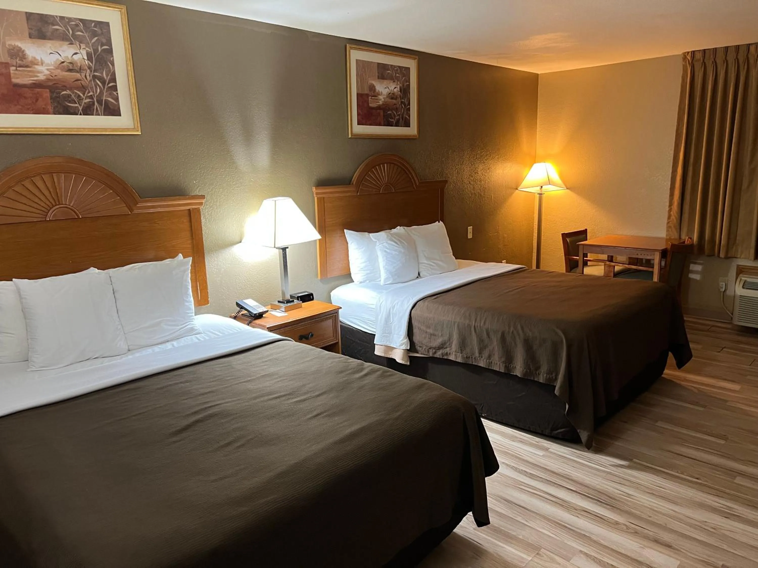 Bed in Americas Best Value Inn Pharr/McAllen