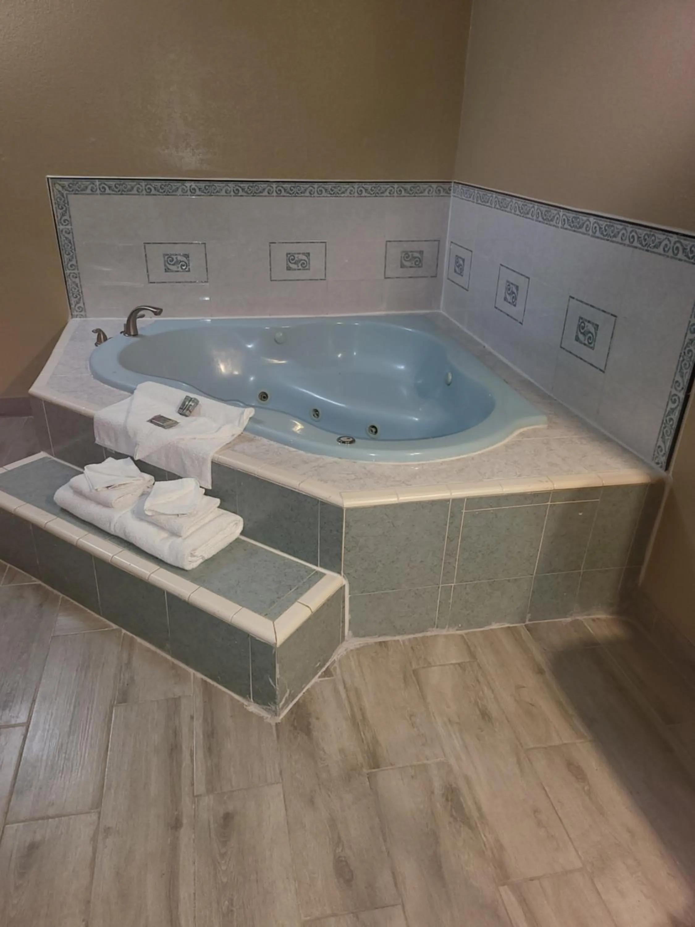 Hot Tub in Americas Best Value Inn Pharr/McAllen