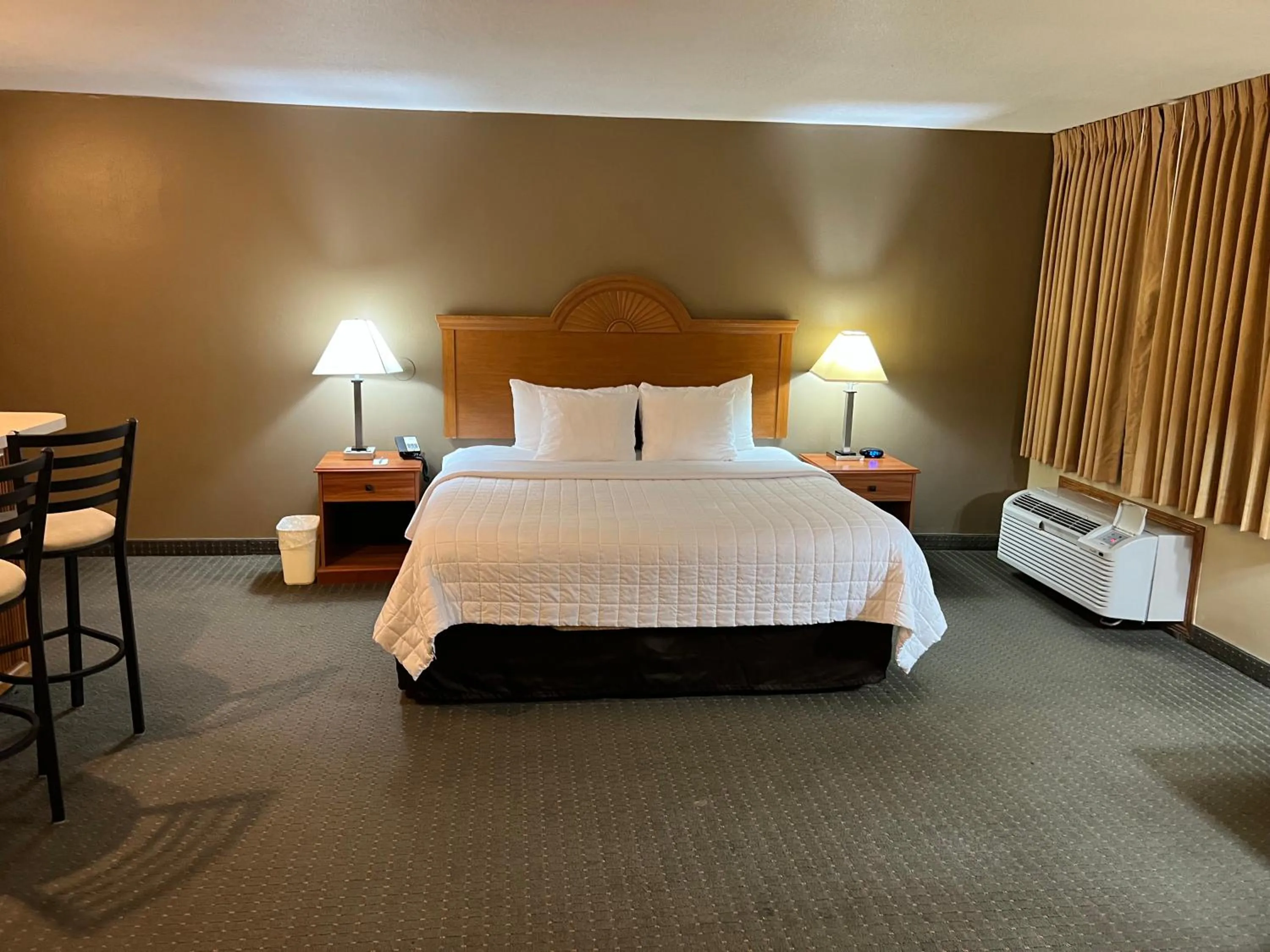 Bed in Americas Best Value Inn Pharr/McAllen