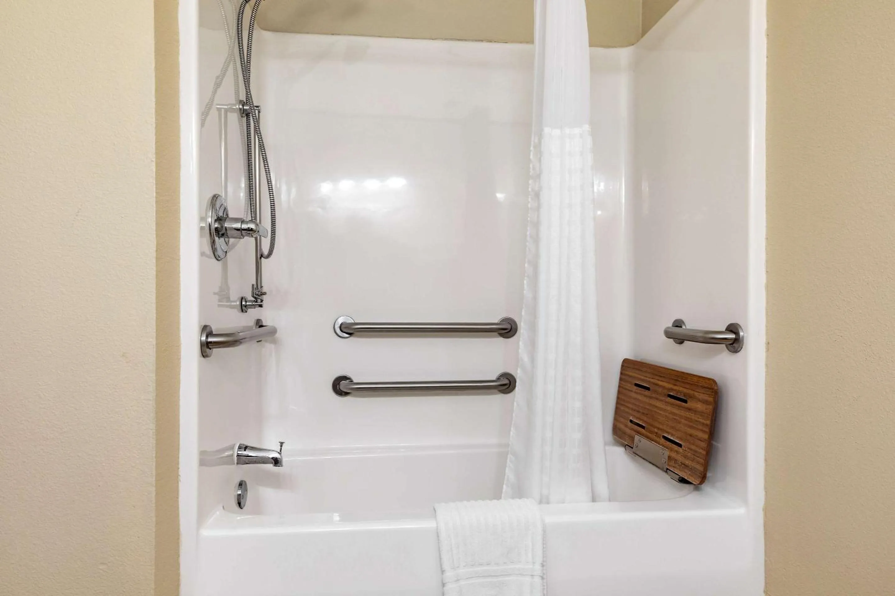 Photo of the whole room, Bathroom in Comfort Suites Lufkin