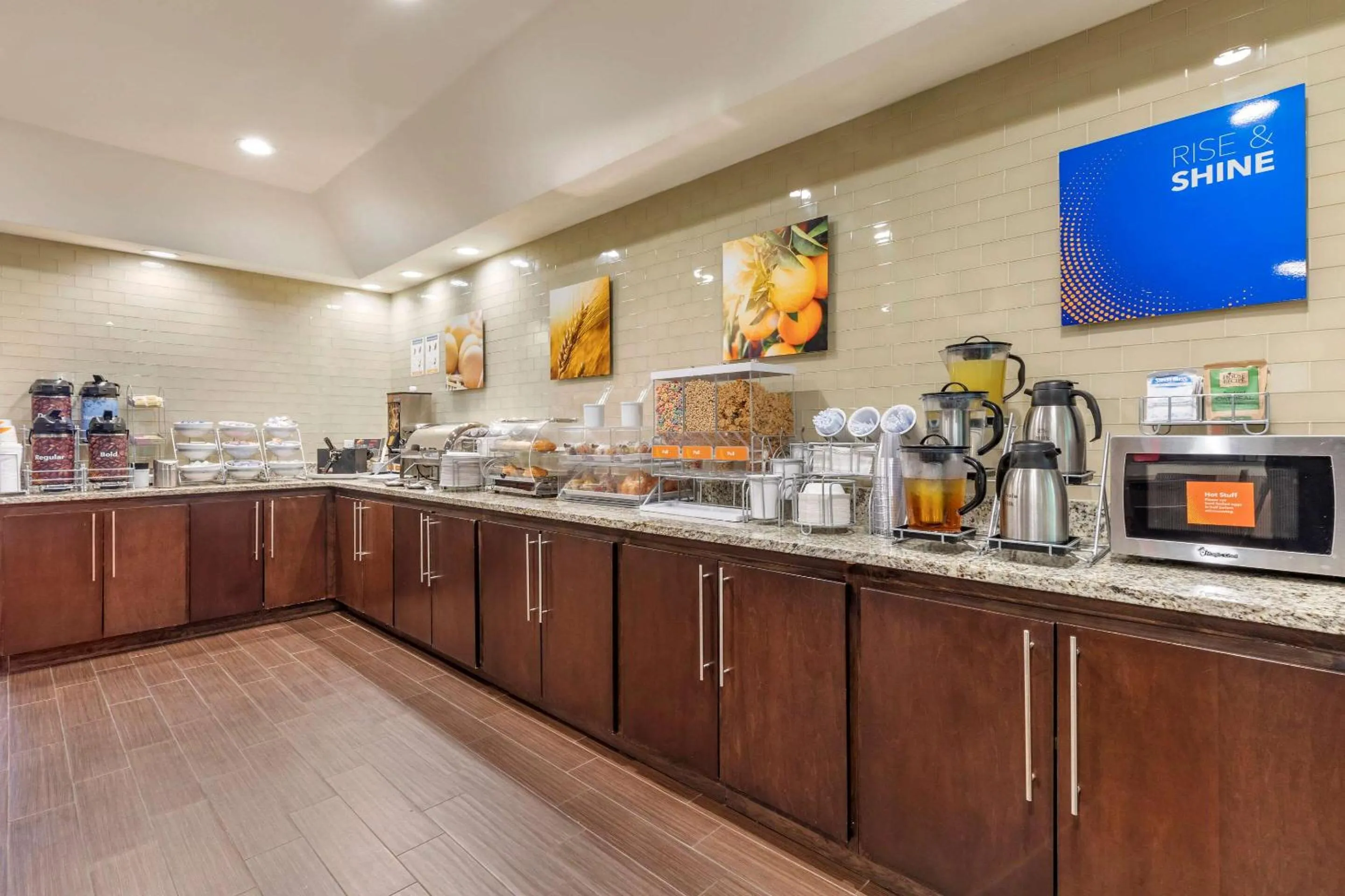 Restaurant/Places to Eat in Comfort Suites Lufkin