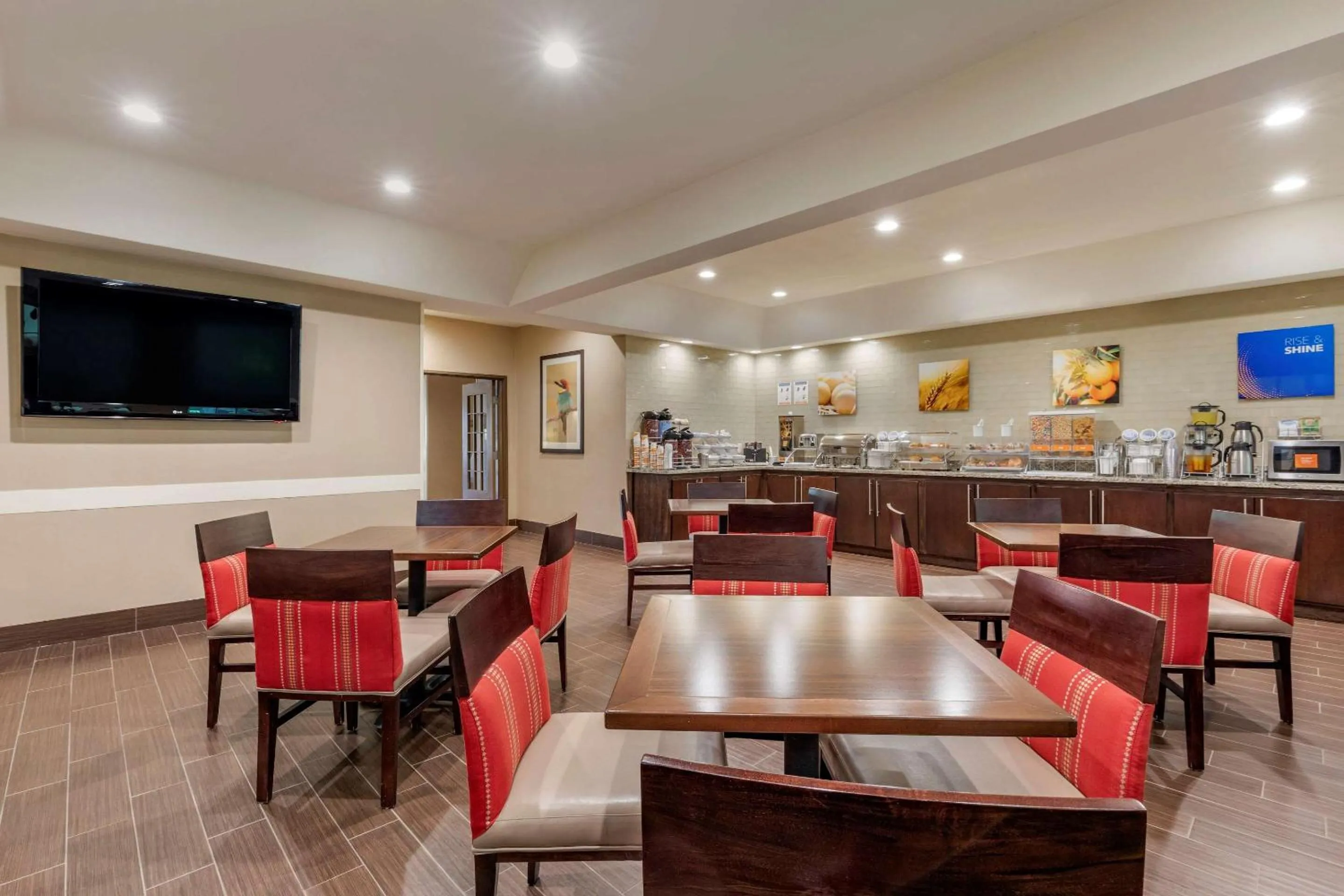 Restaurant/Places to Eat in Comfort Suites Lufkin