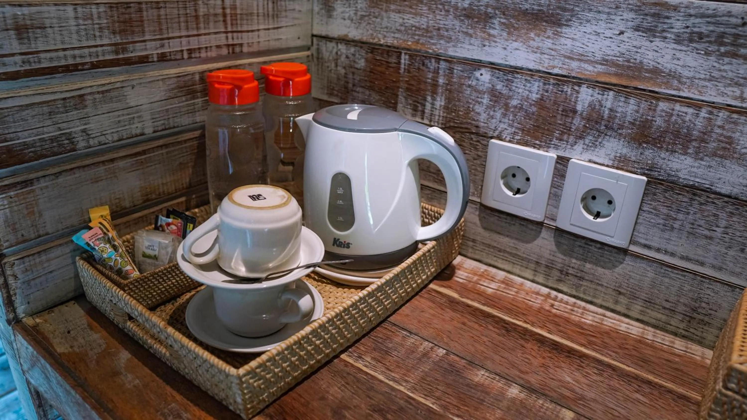 Coffee/tea facilities in Kayuna Villa