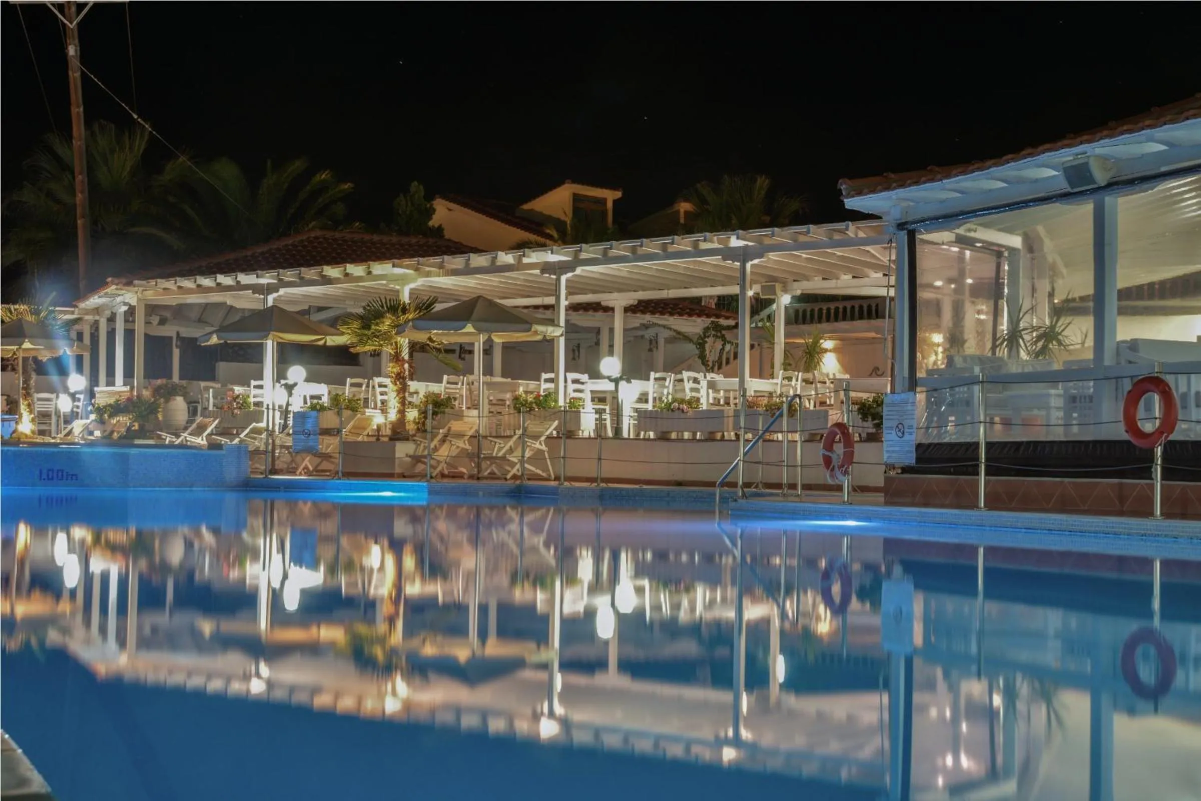 Swimming pool in Hotel Akti Ouranoupoli Beach Resort