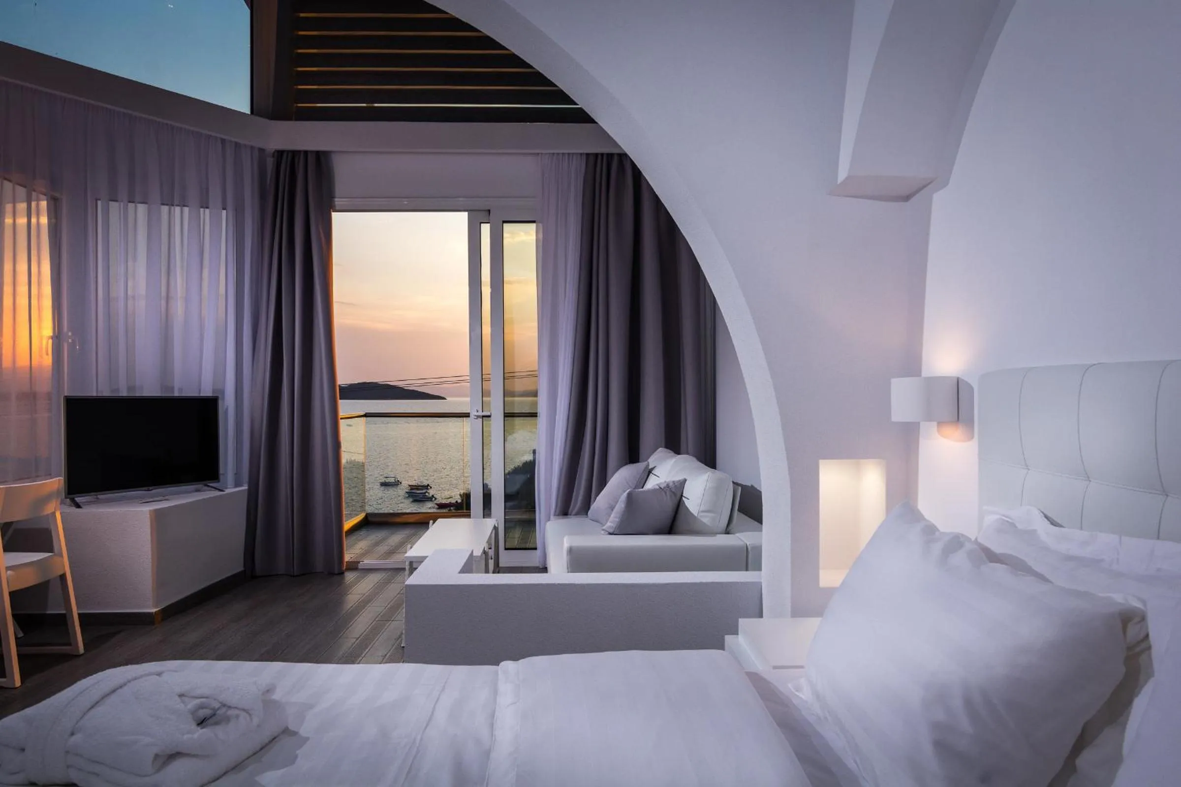 Photo of the whole room in Hotel Akti Ouranoupoli Beach Resort