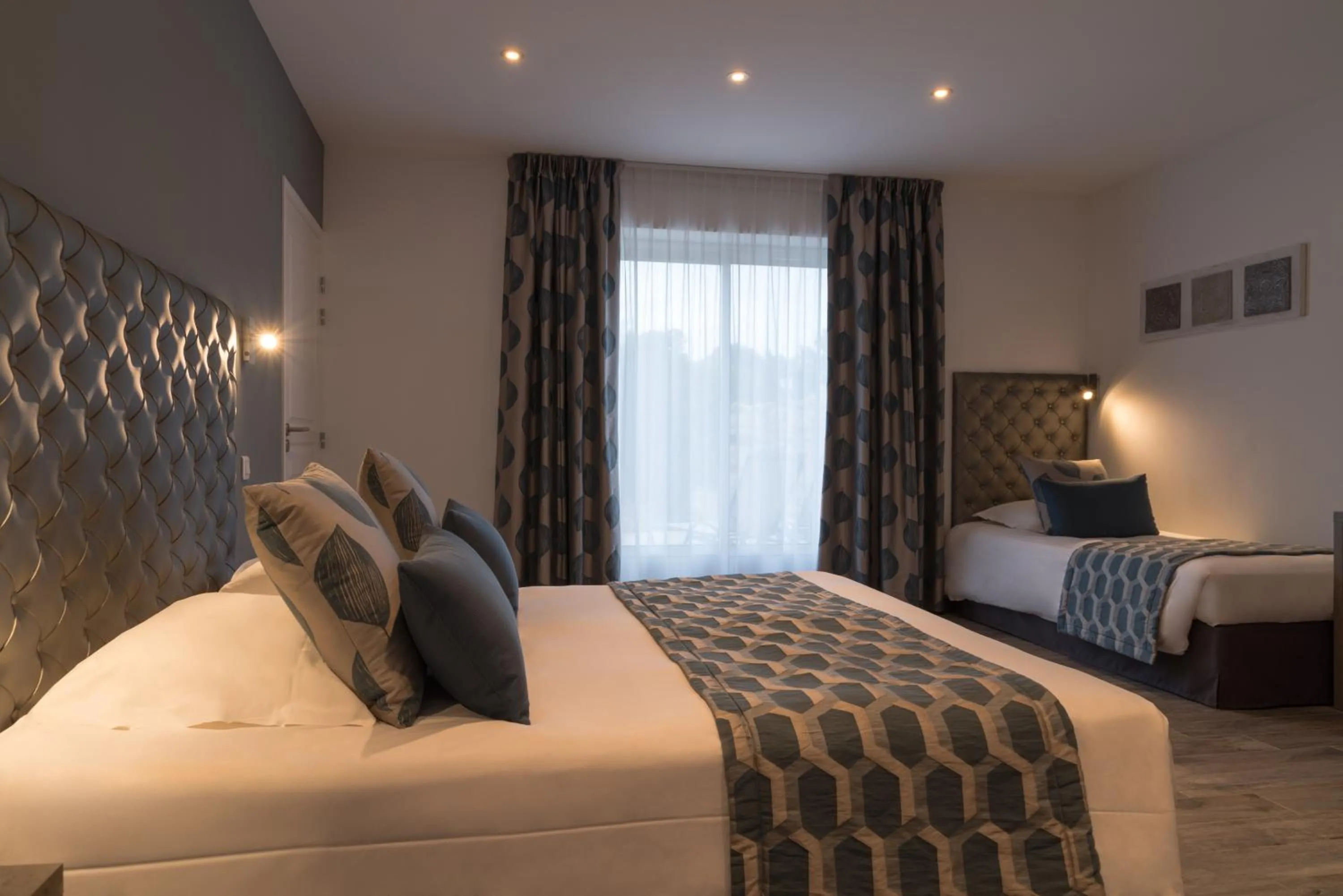 Bedroom, Bed in Val Baussenc, The Originals Relais