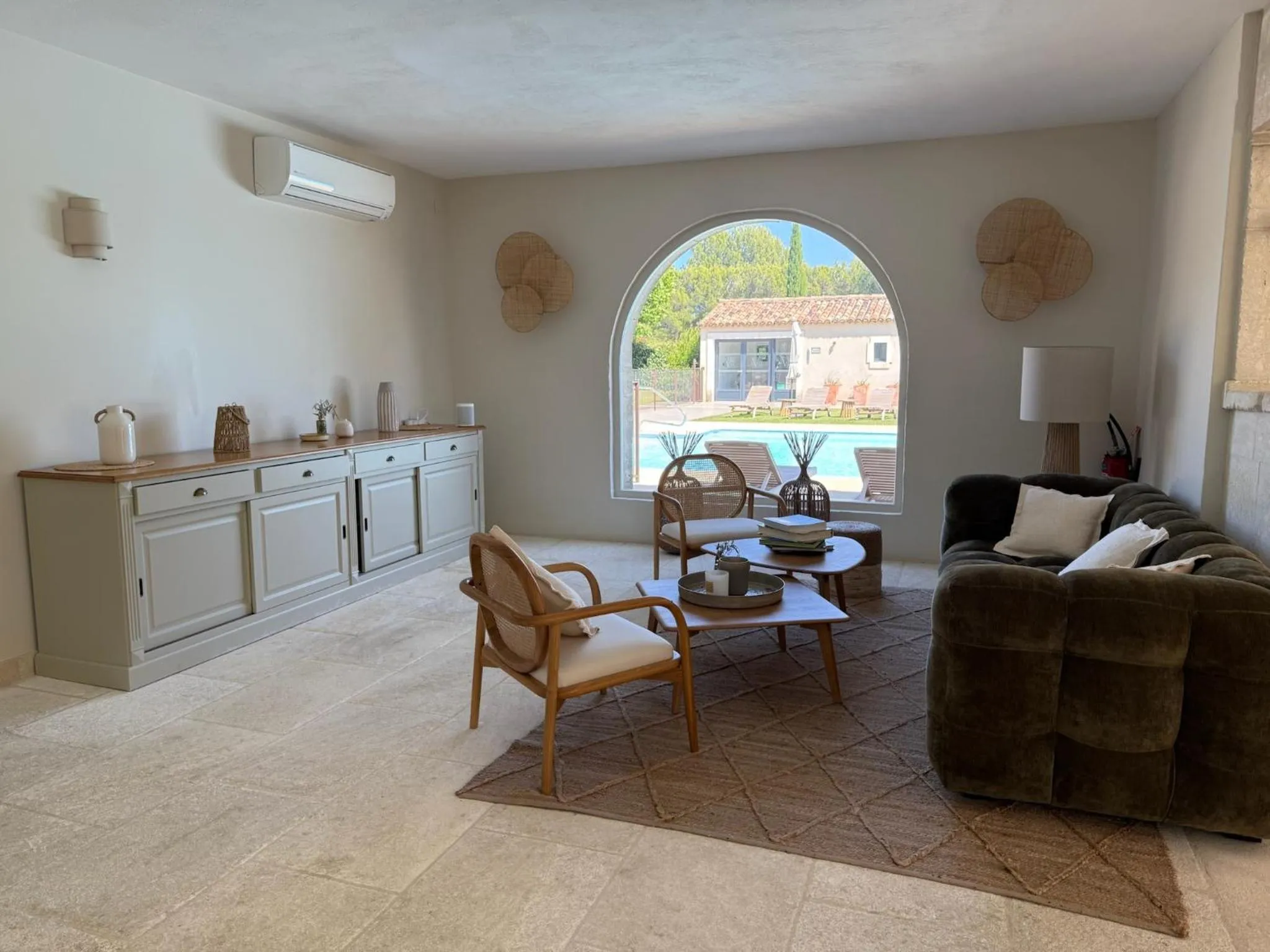 Living room in Val Baussenc, The Originals Relais