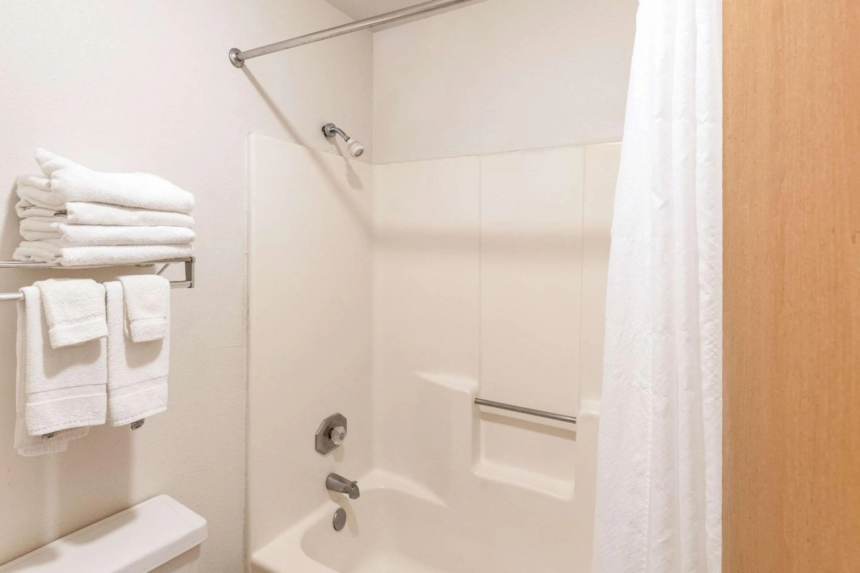 Bedroom in Econo Lodge Fredericksburg