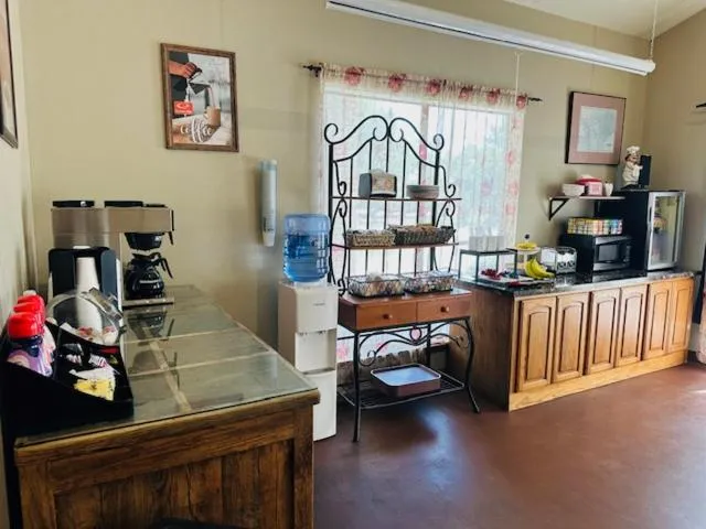 Breakfast in Econo Lodge Fredericksburg