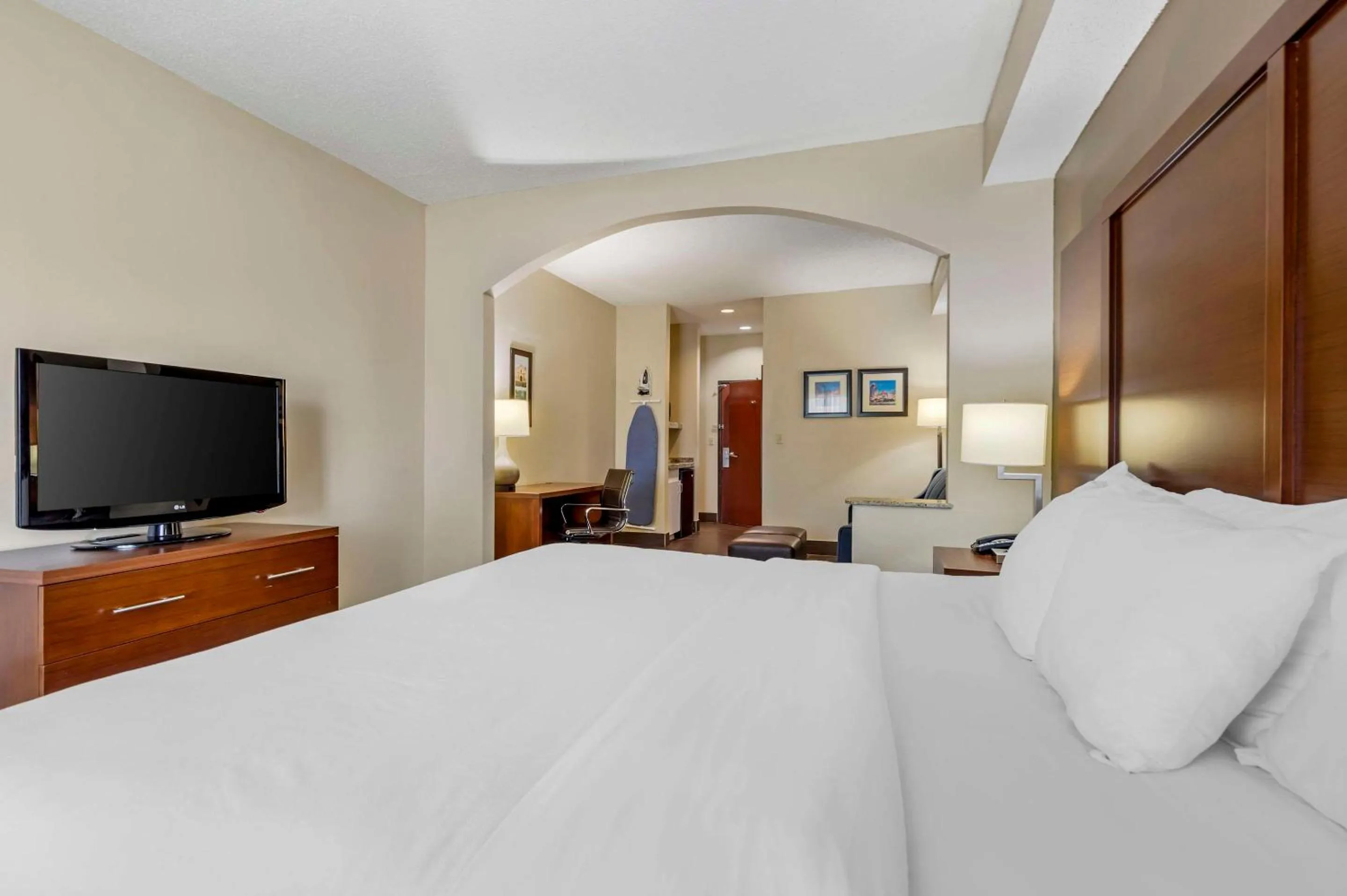 Bedroom, Bed in Comfort Inn & Suites Seguin