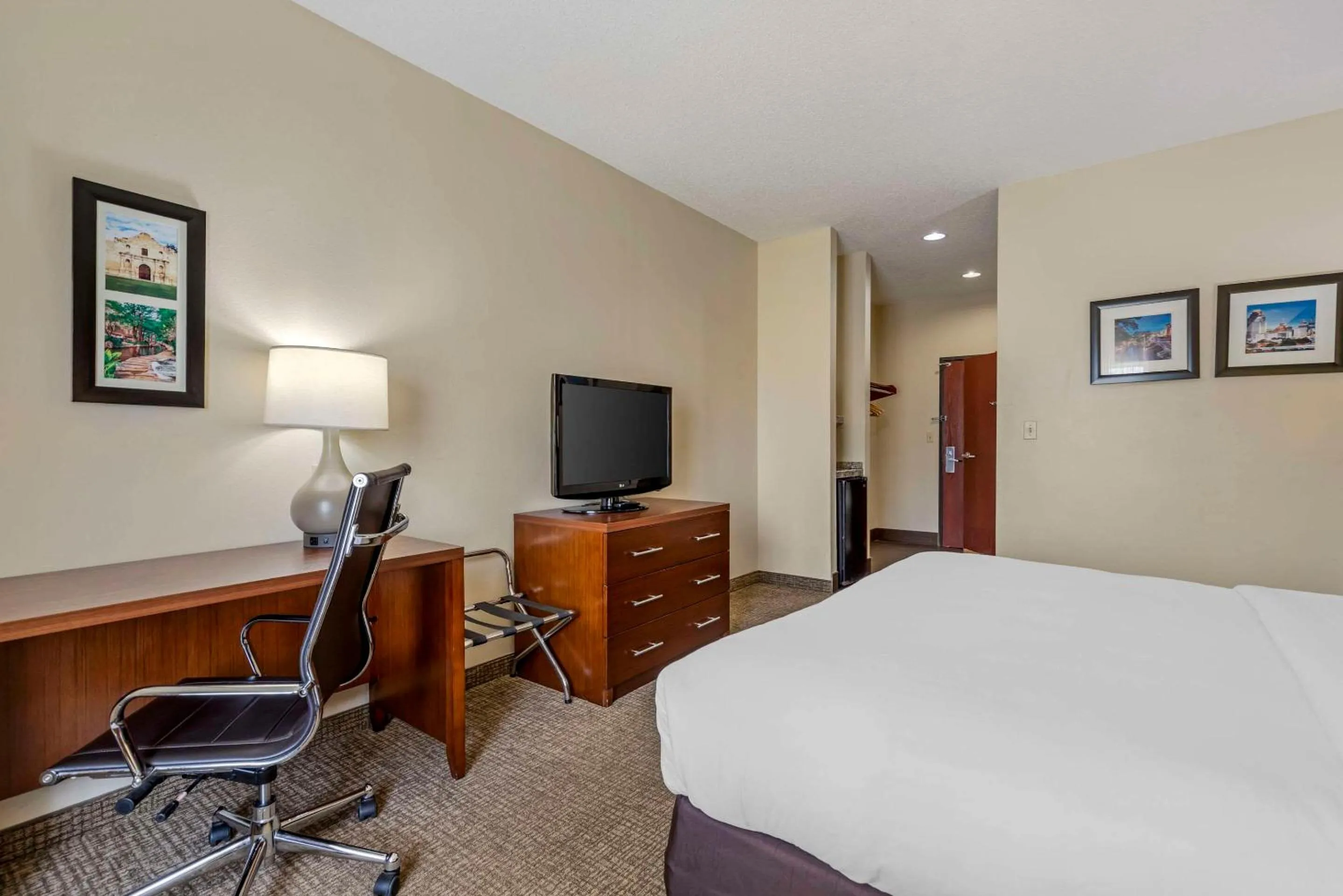 Bedroom, Bed in Comfort Inn & Suites Seguin