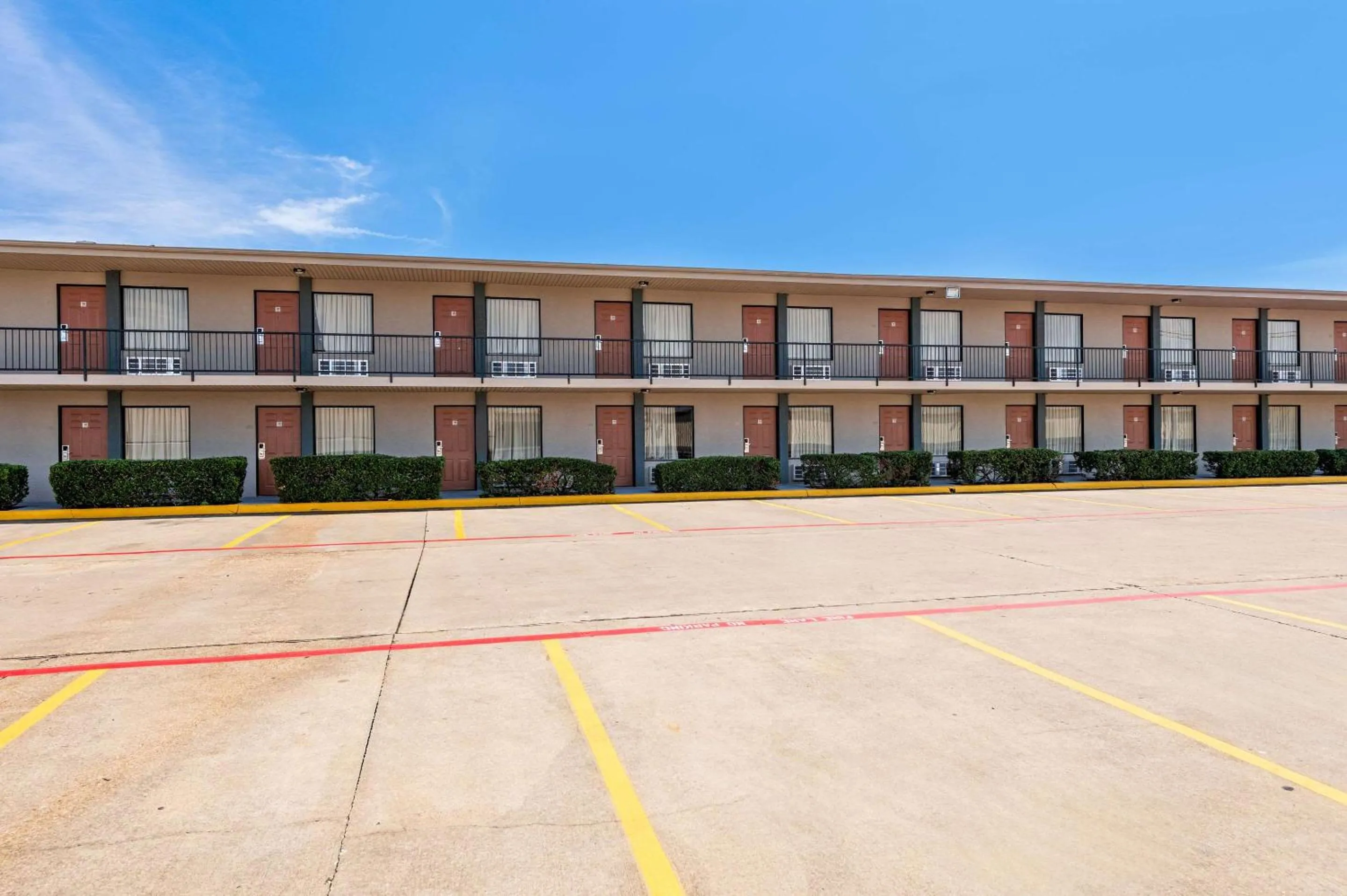 Property building in Econo Lodge Texarkana I-30