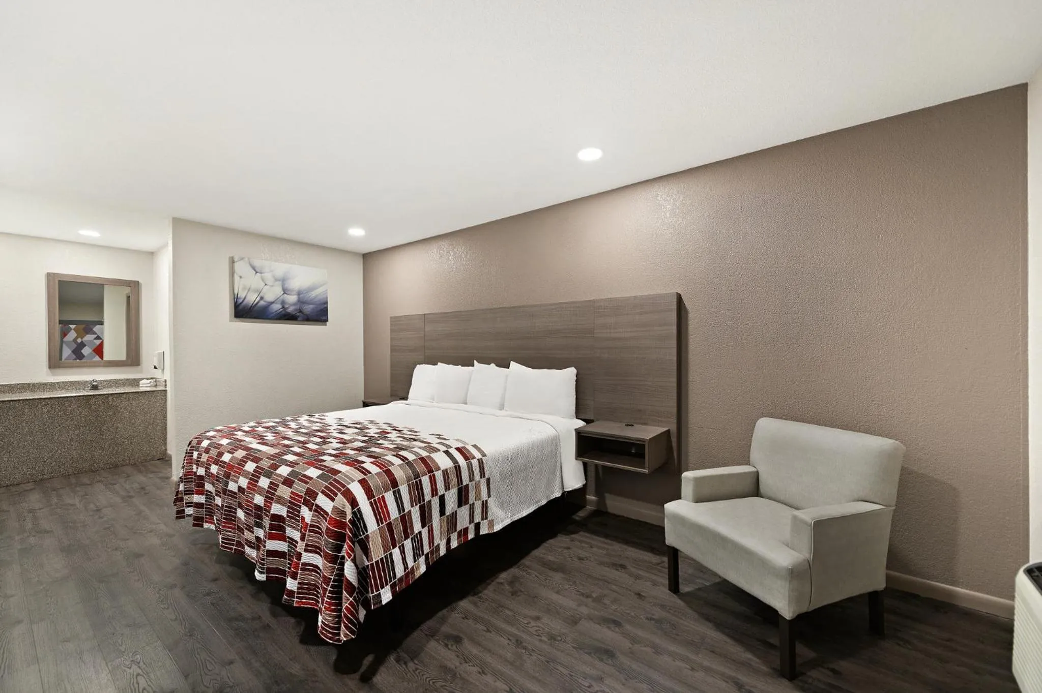 Bedroom, Bed in Red Roof Inn Nacogdoches