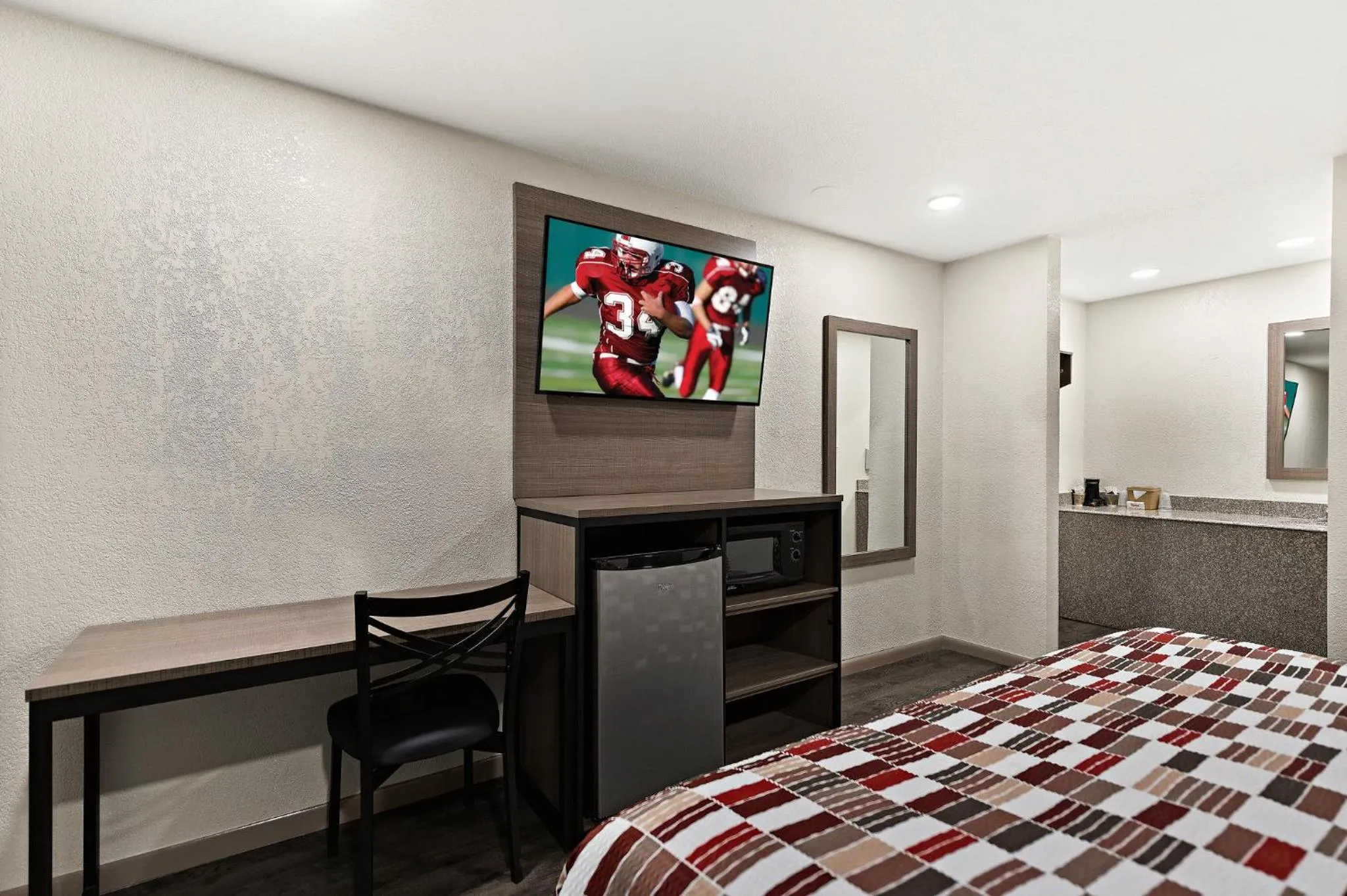 Bedroom, Bed in Red Roof Inn Nacogdoches